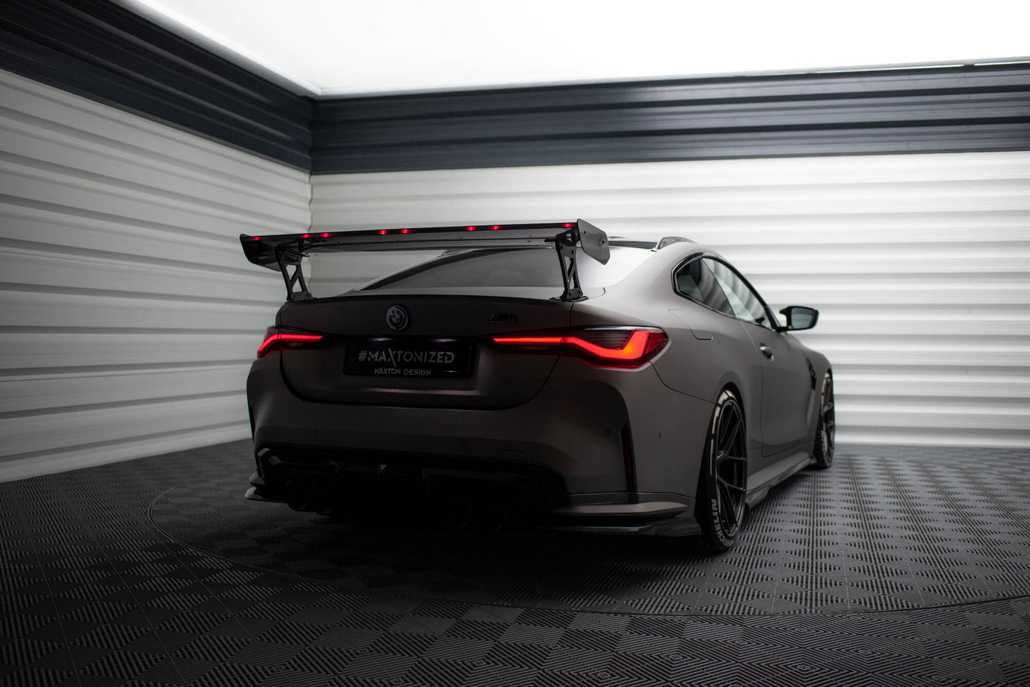 Spoiler kulfiber med Udvendige beslag Stående + LED BMW M4 G82 / G82 Facelift / M440i / 4 M-Pack G22 / G22 Facelift
