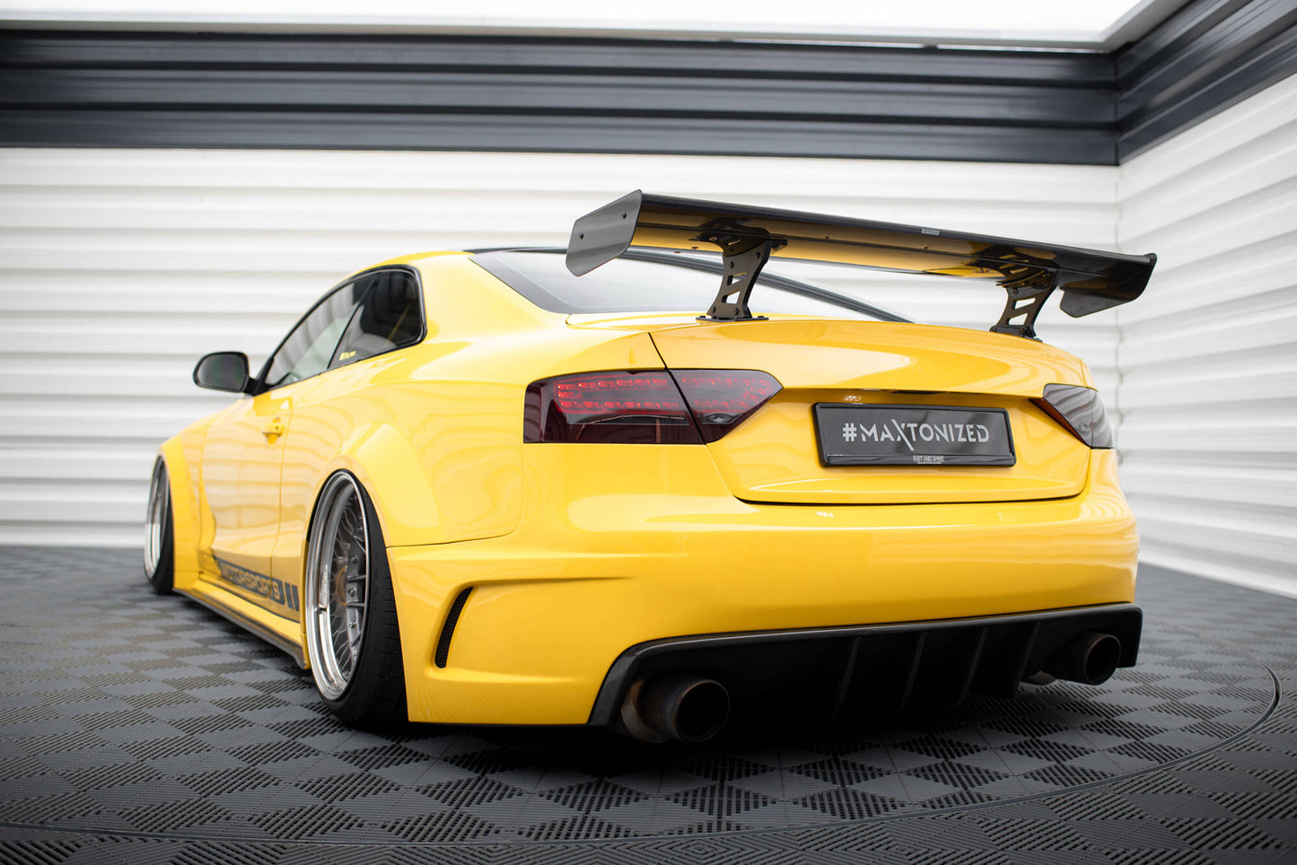 Spoiler kulfiber med Internal Brackets Uprights Audi A5 Coupe 8T