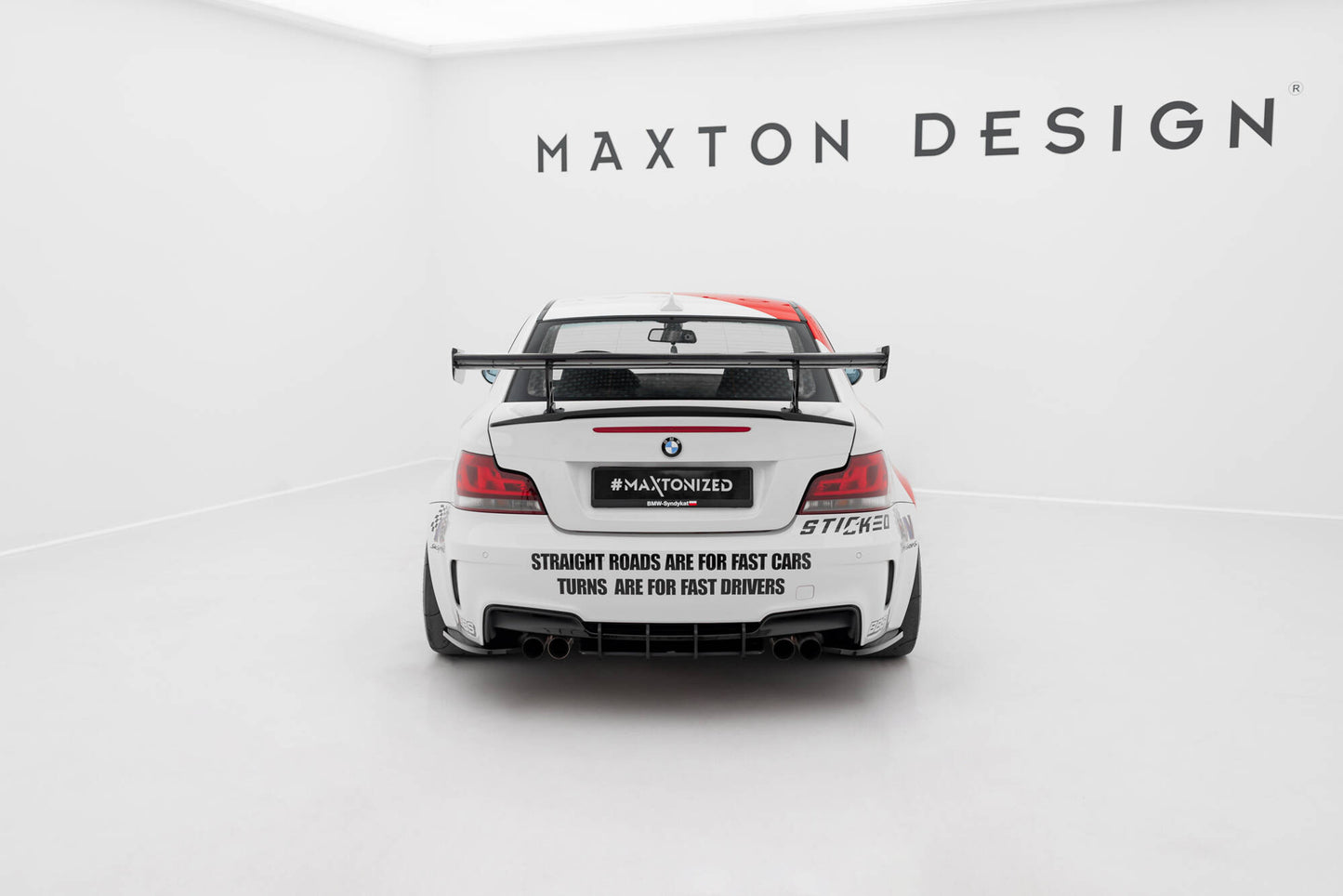 Spoiler kulfiber med Internal Brackets Uprights V.2 BMW 1 M E82
