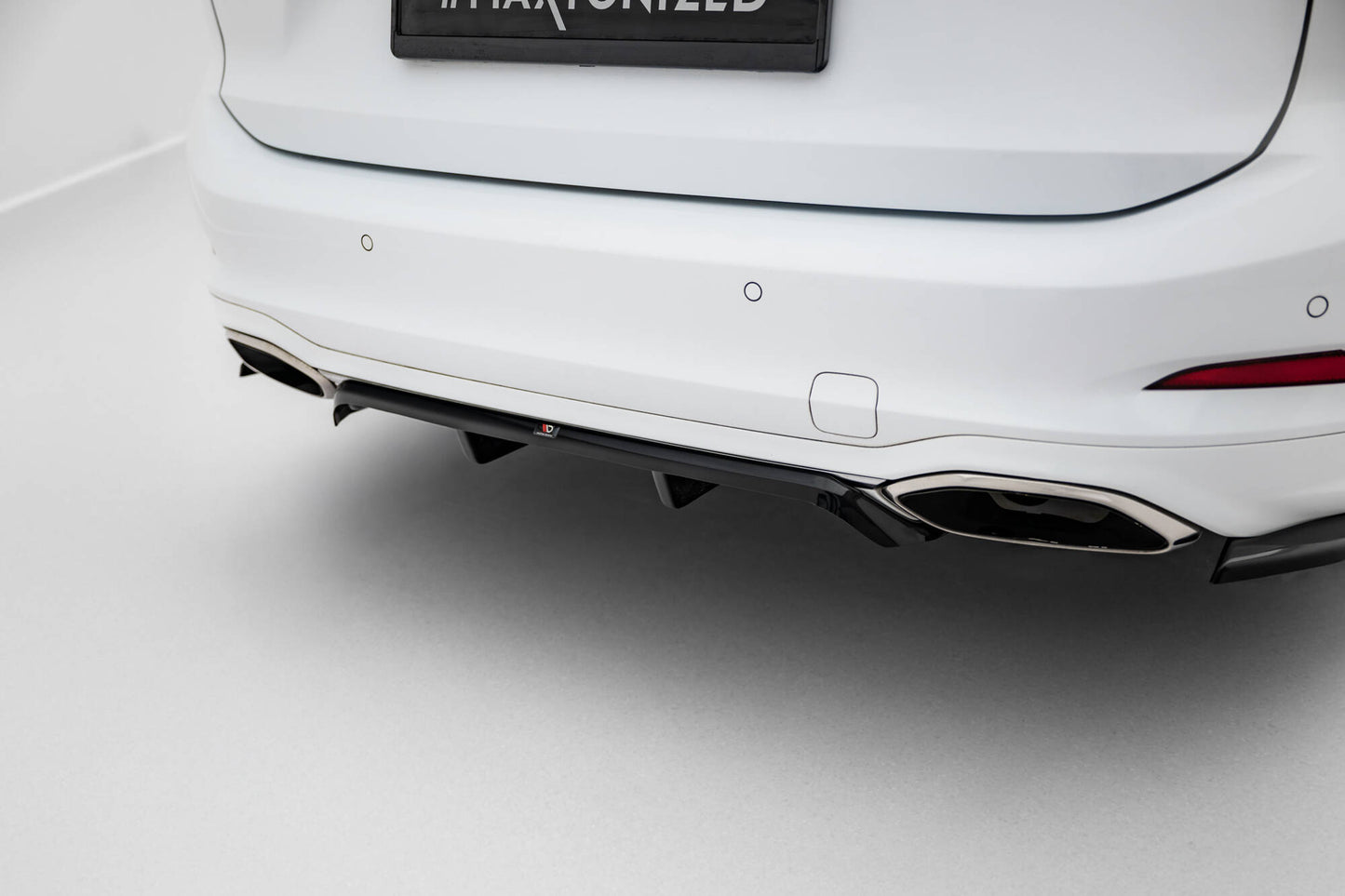 Bagerste splitter Centralt (med vertikale bars) Ford Focus Vignale Estate Mk4