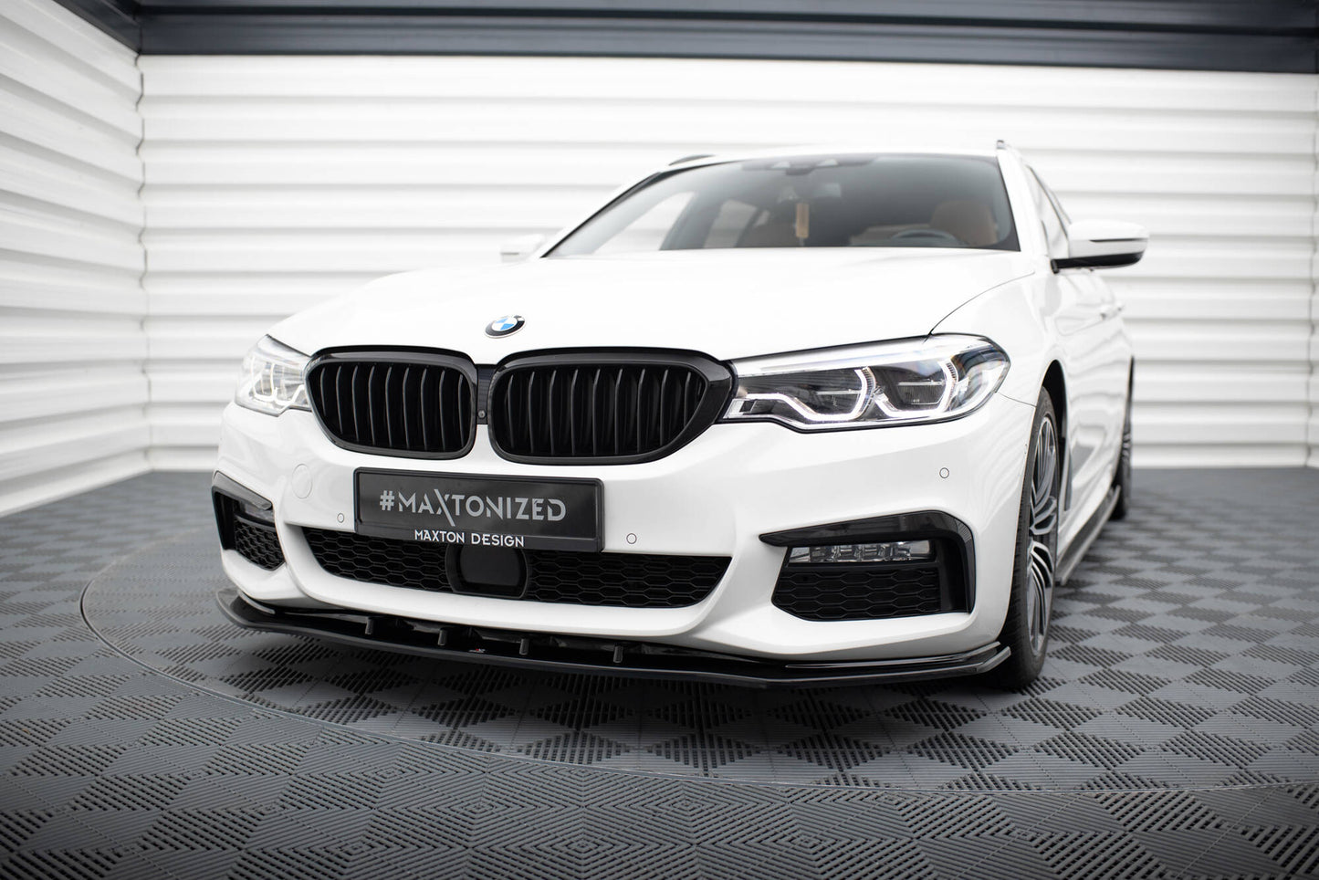 Forreste splitter V.1 til BMW 5 G30/ G31 M-Pack
