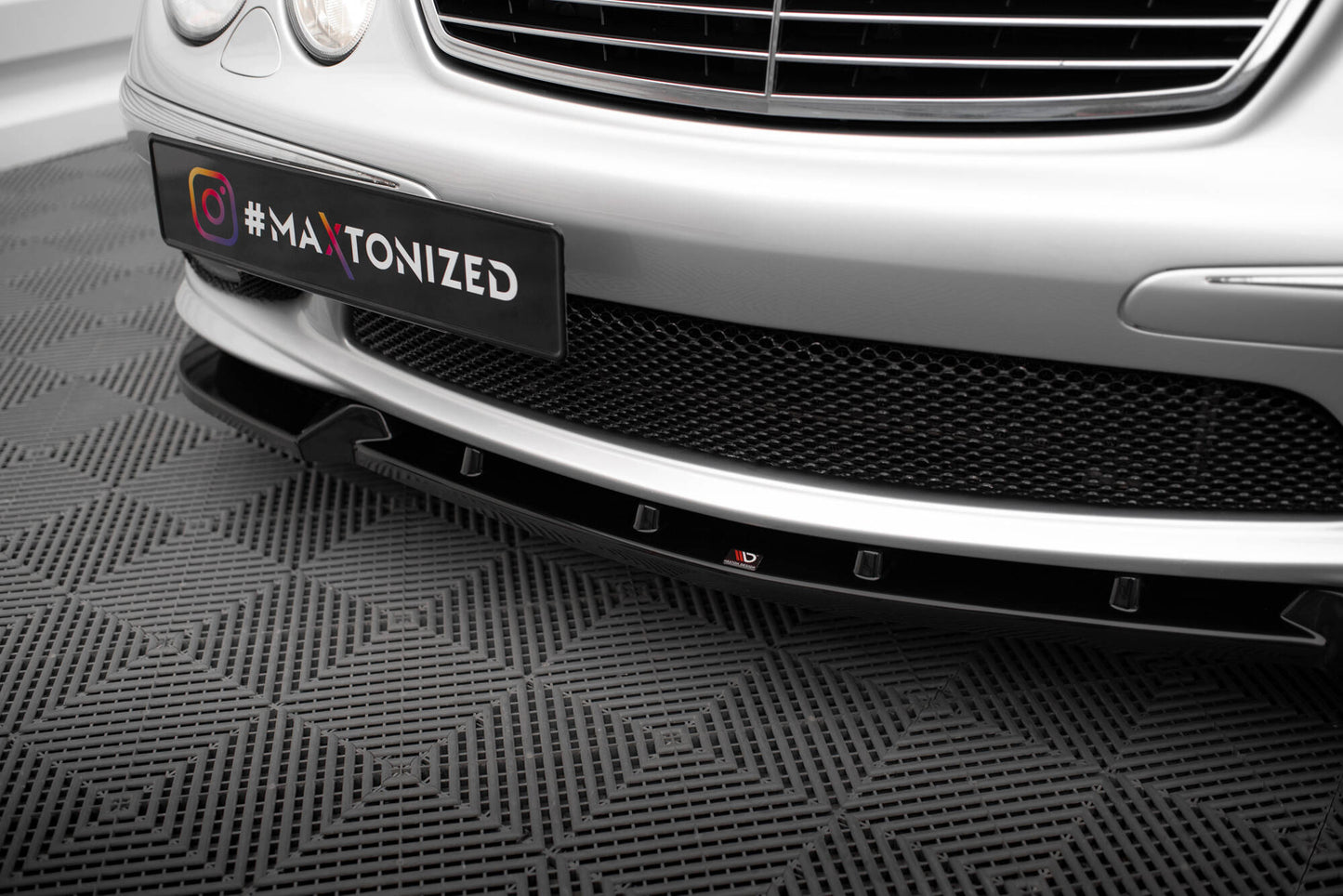 Forreste splitter Mercedes-Benz E 55 AMG W211
