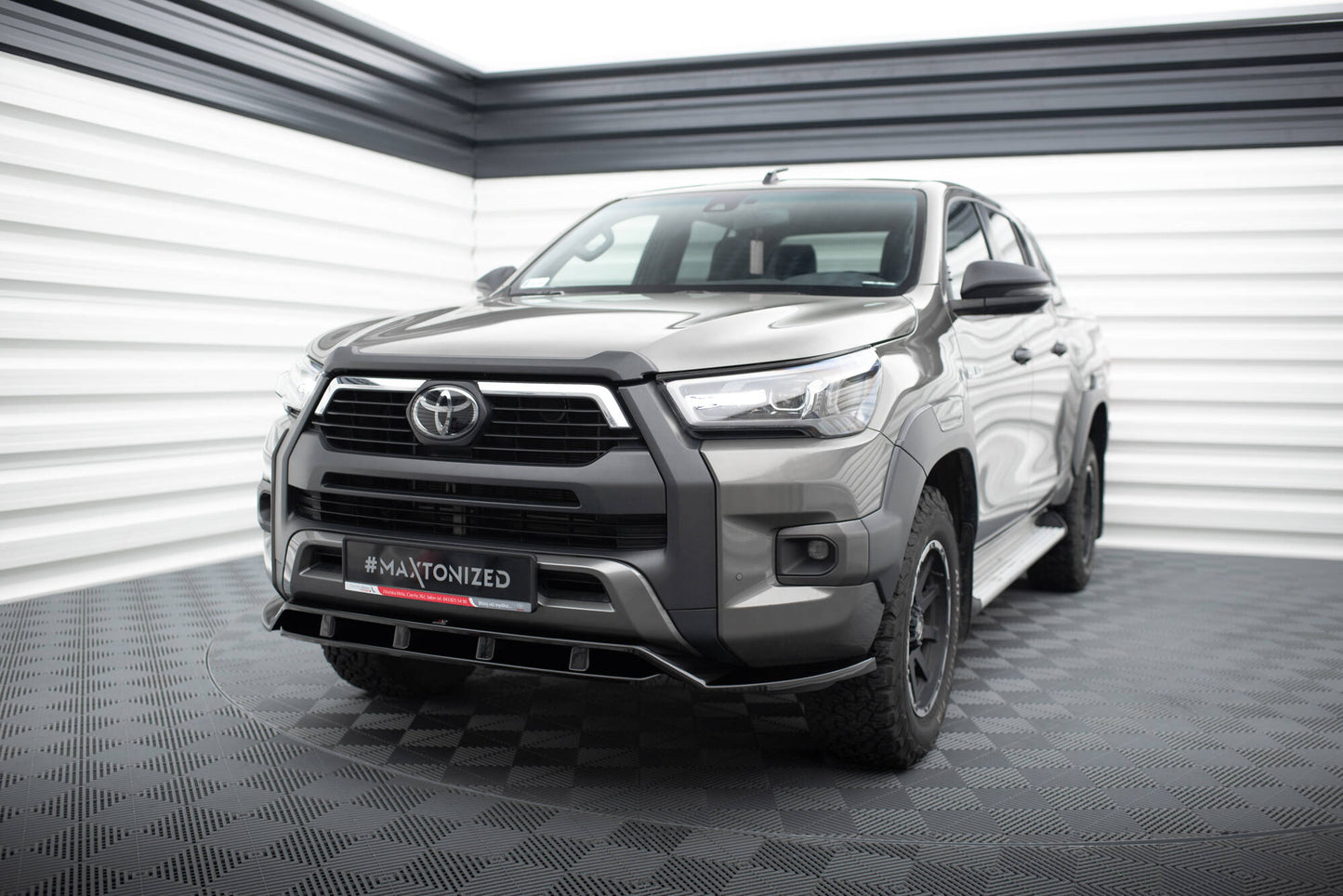 Forreste splitter Toyota Hilux Invincible Mk8 Facelift
