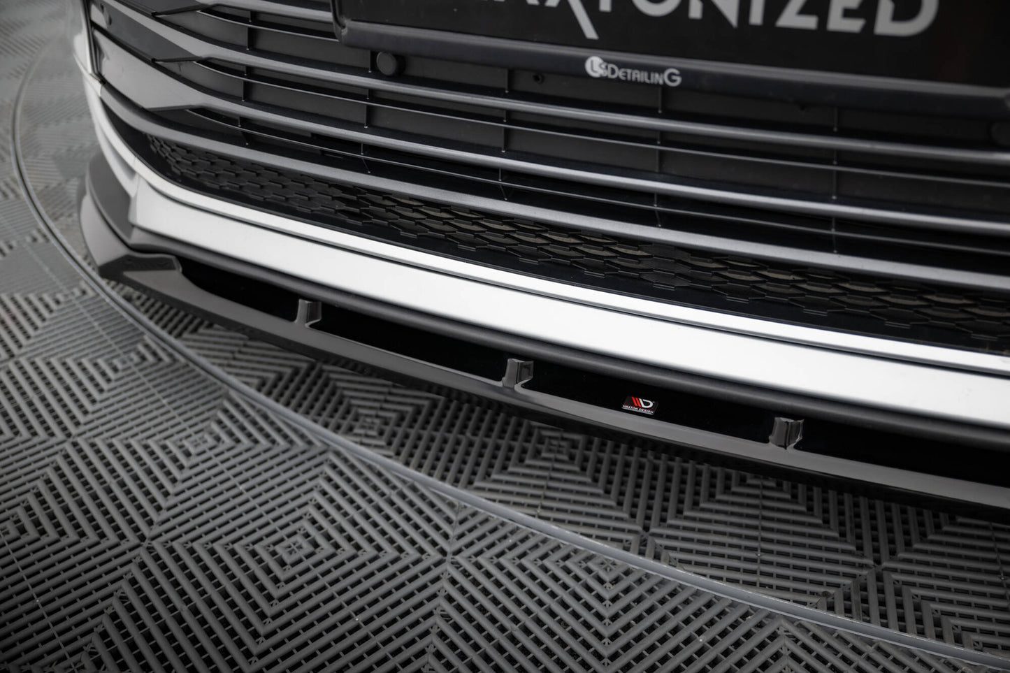 Forreste splitter Toyota Sienna Mk4