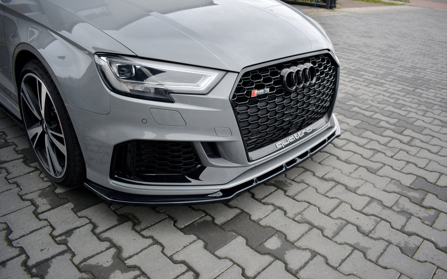 Forreste splitter V.1 Audi RS3 8V FL Sedan