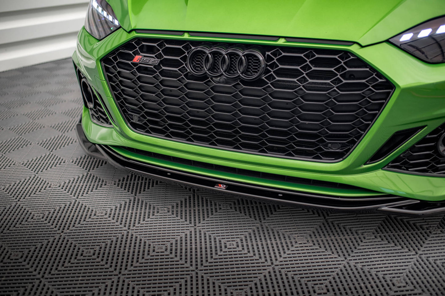 Forreste splitter V.1 + Flaps Audi RS5 F5 Facelift