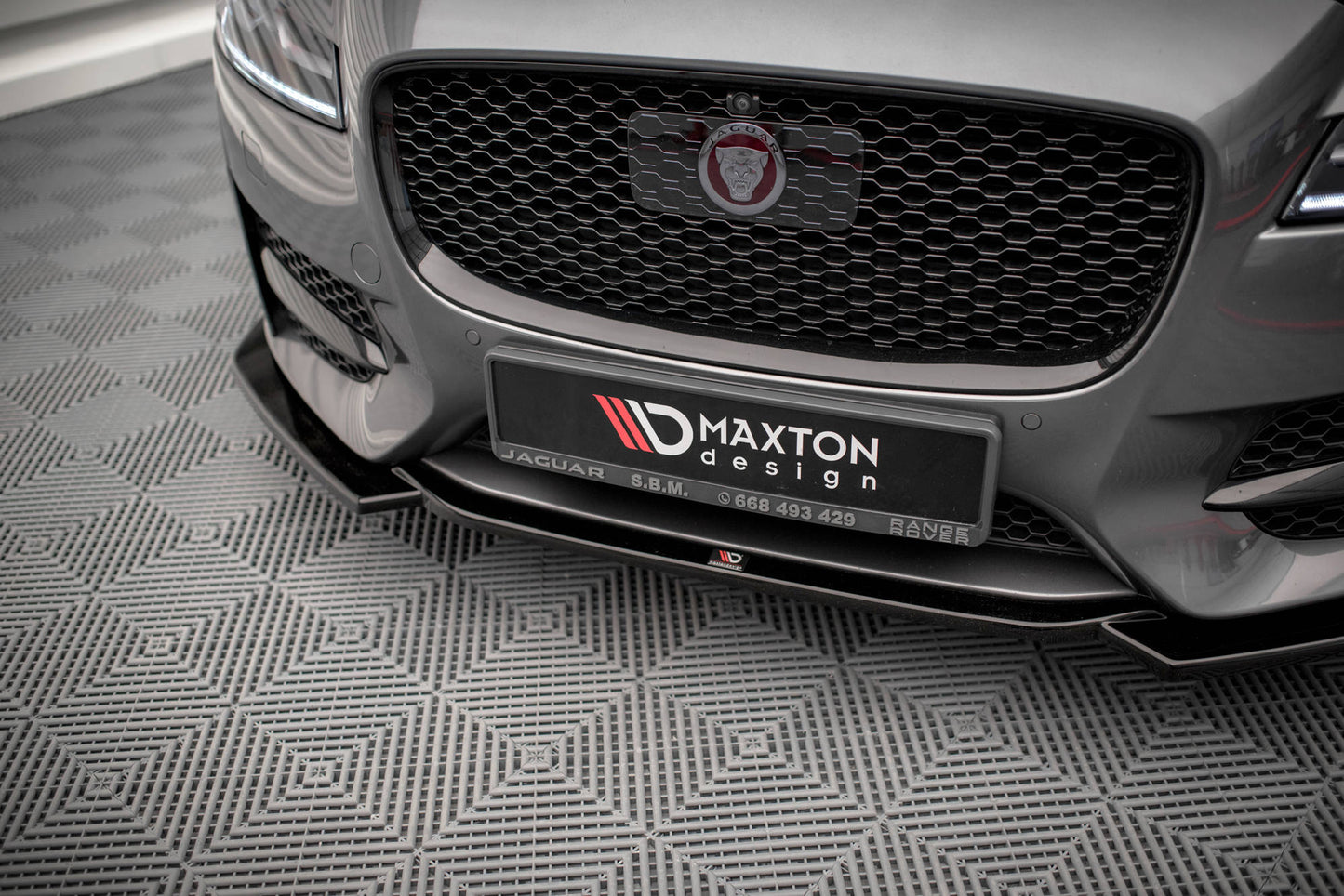 Forreste splitter V.1 Jaguar XF R-Sport Mk2