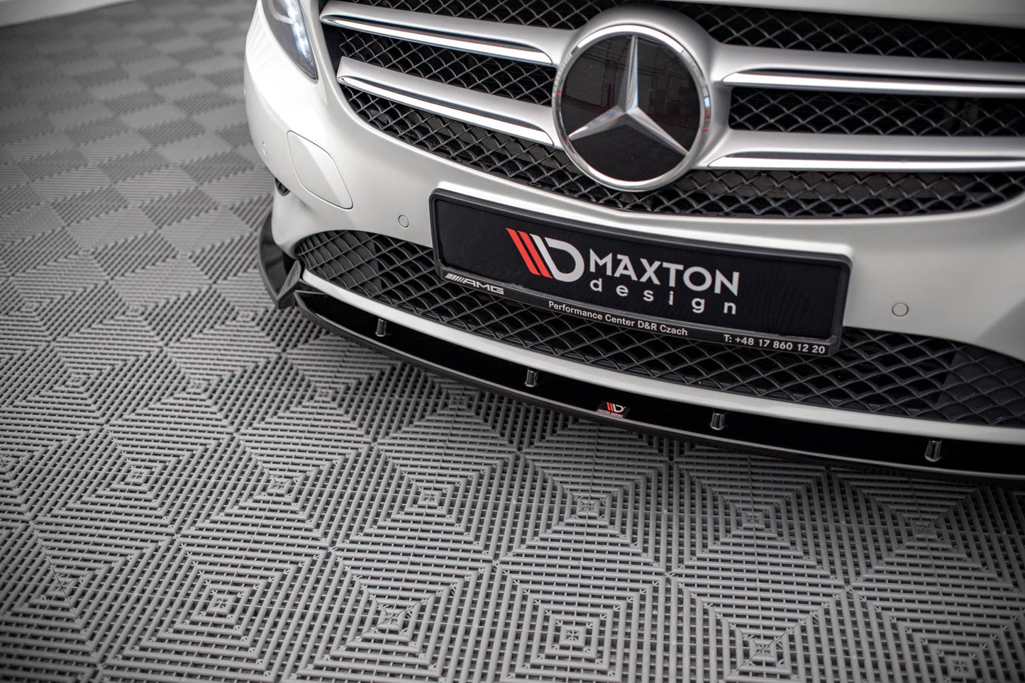 Forreste splitter V.1 Mercedes-Benz A W176