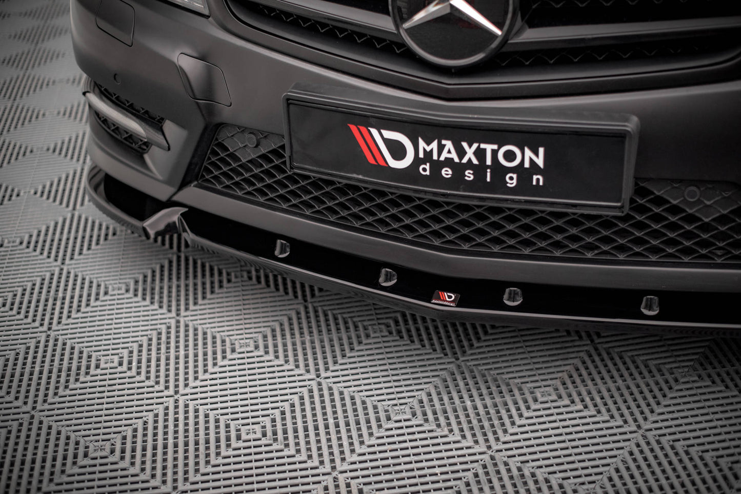 Forreste splitter V.1 Mercedes-Benz C Coupe / Sedan / Estate AMG-Line C204 / W204 Facelift / S204 Facelift