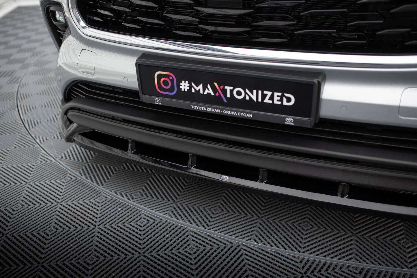 Forreste splitter V.1 Toyota Highlander Mk4