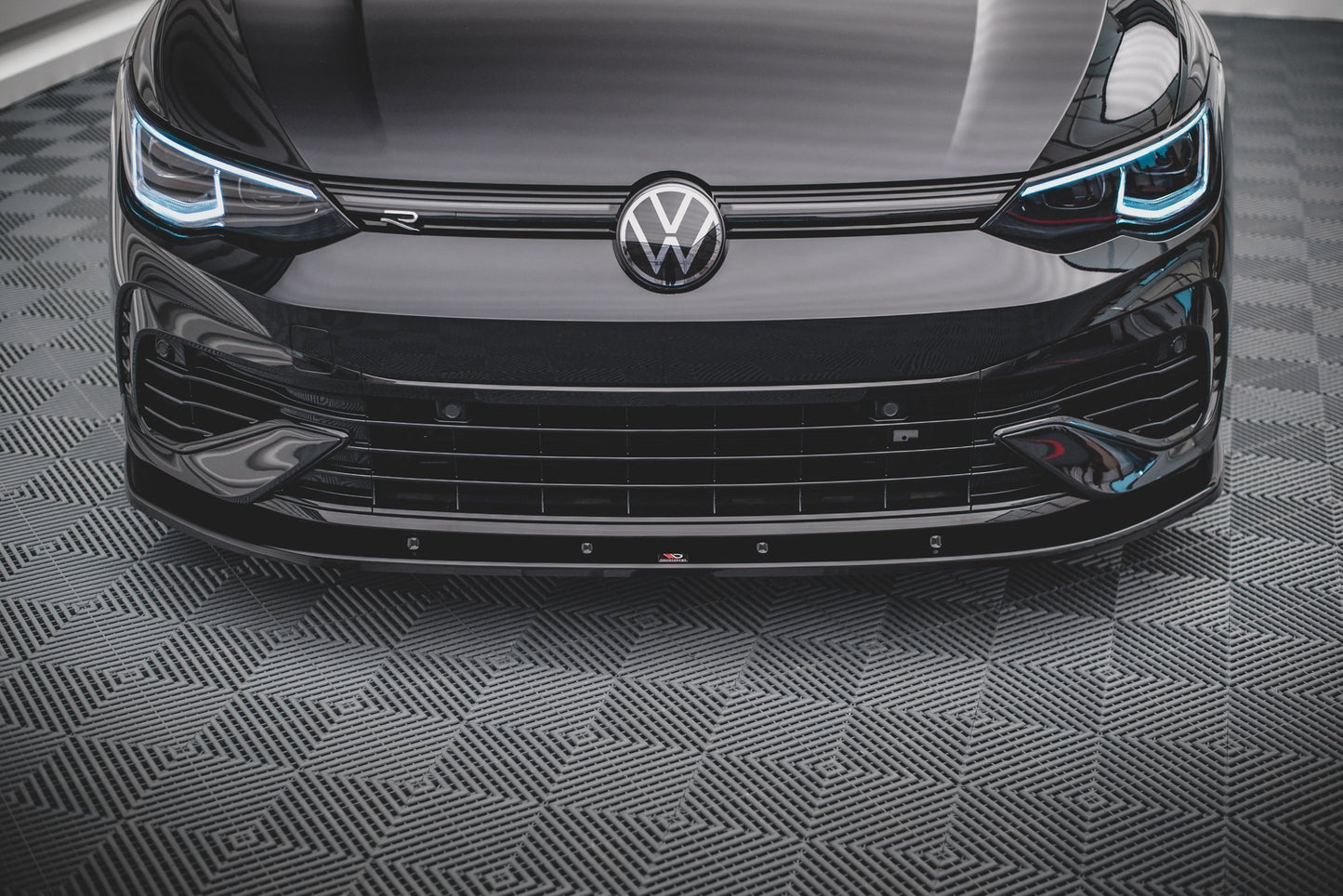 Forreste splitter V.1 Volkswagen Golf R Mk8