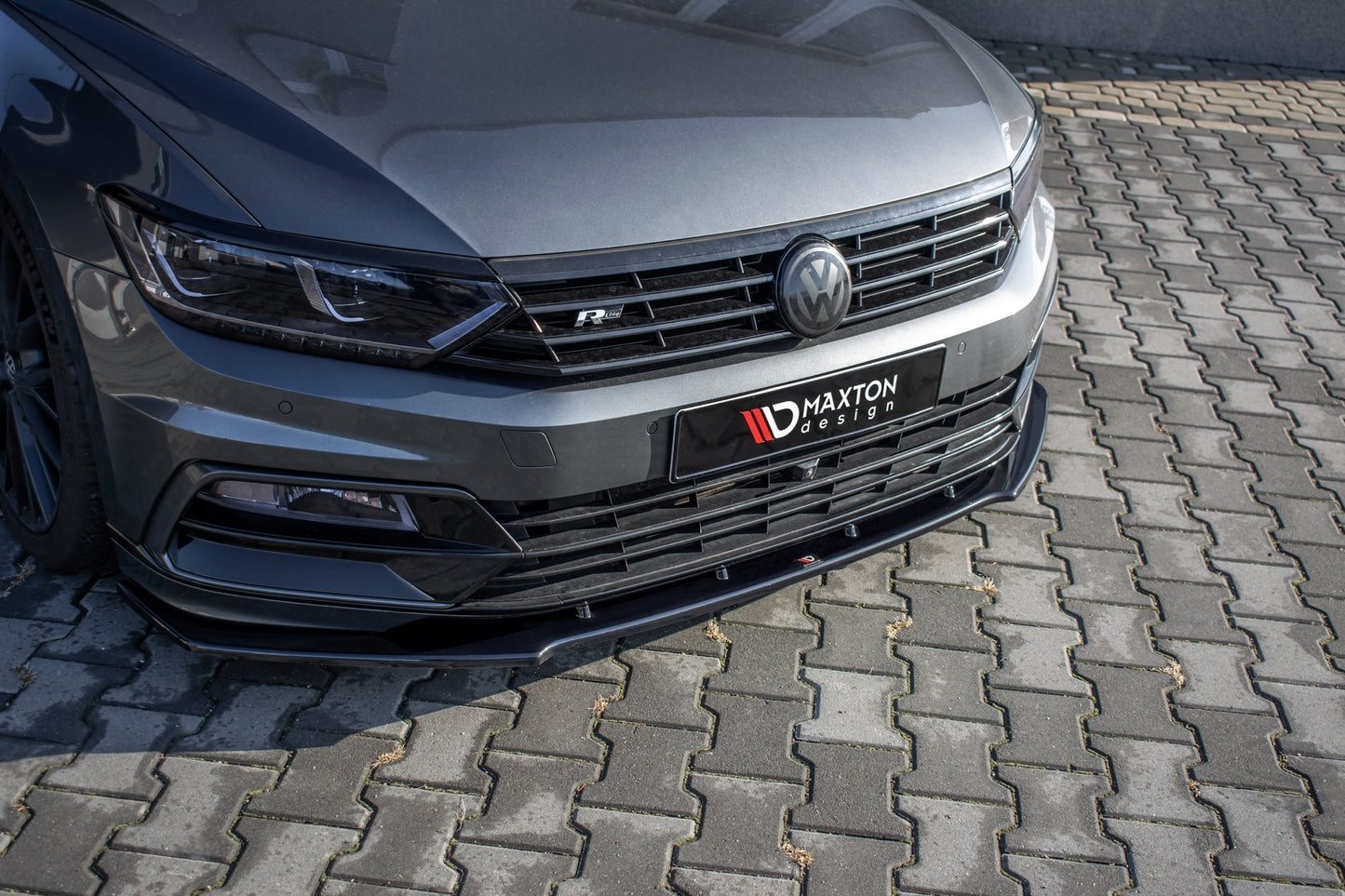 Forreste splitter V.1 Volkswagen Passat R-Line B8