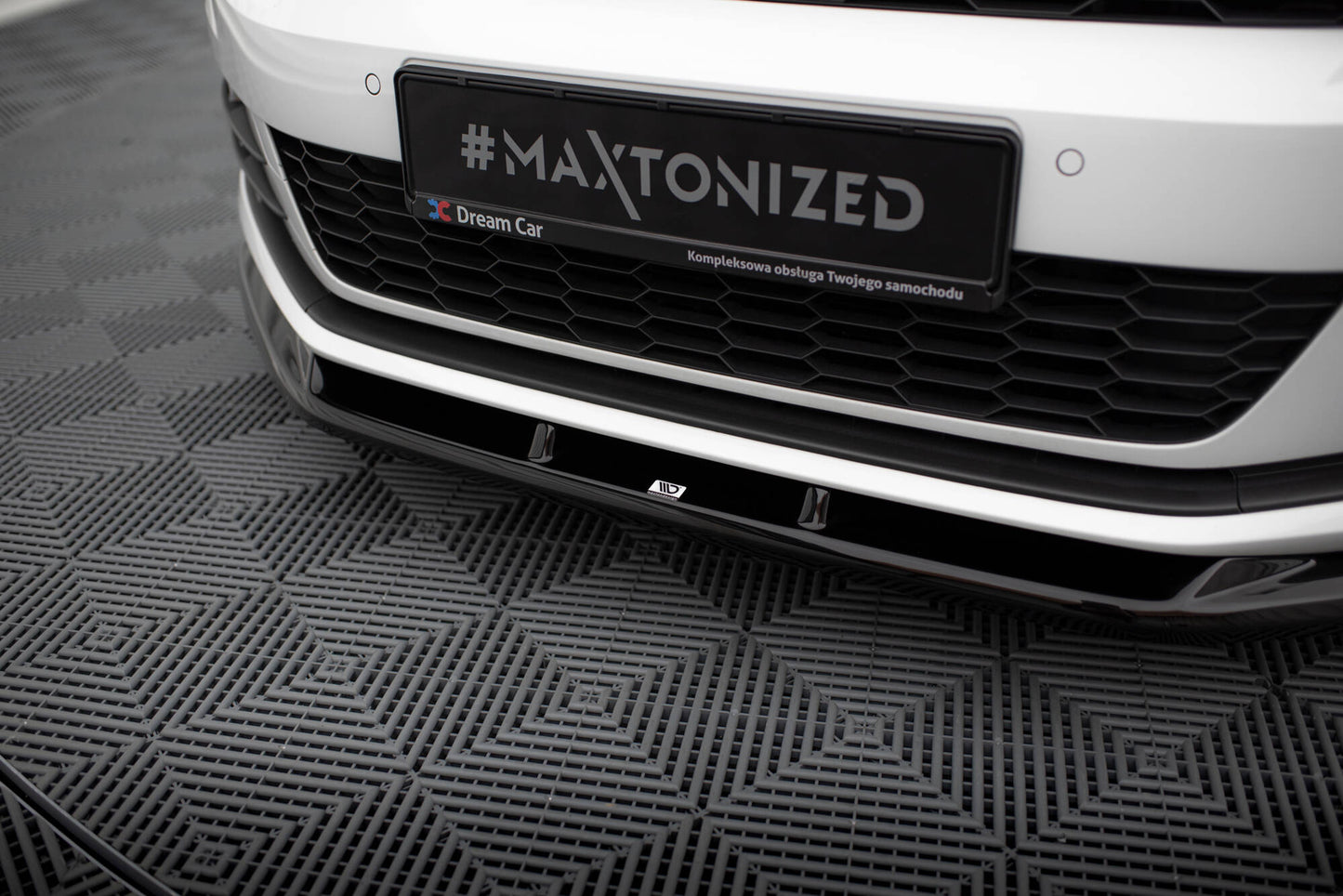 Forreste splitter V.1 Volkswagen Scirocco Mk3 Facelift