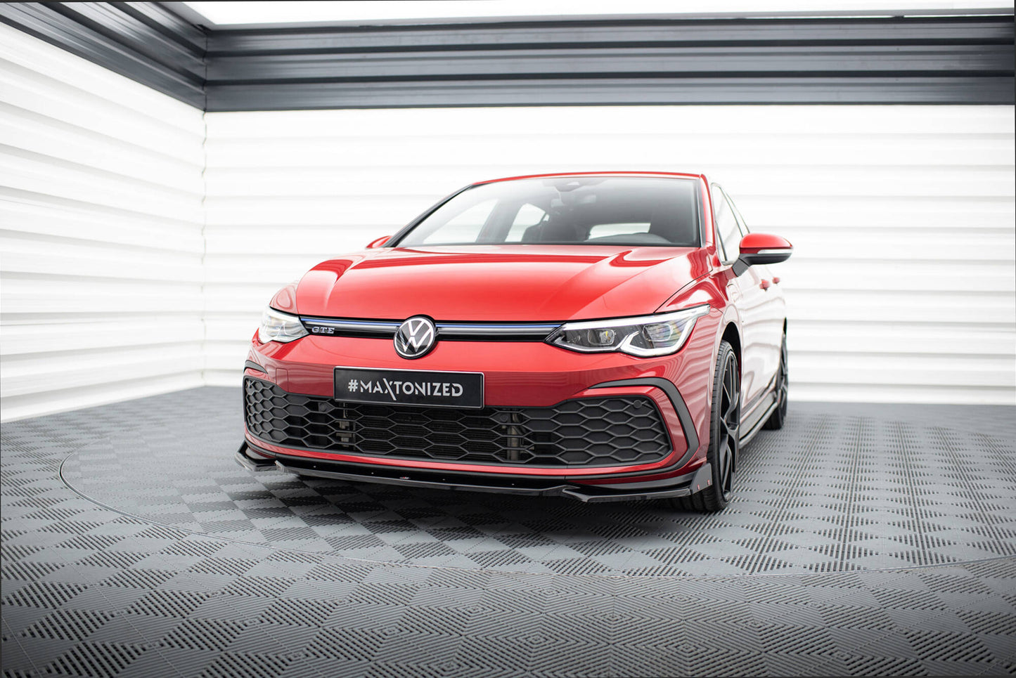 Forreste splitter V.2 + Flaps Volkswagen Golf GTI / GTE / GTD / R-Line Mk8