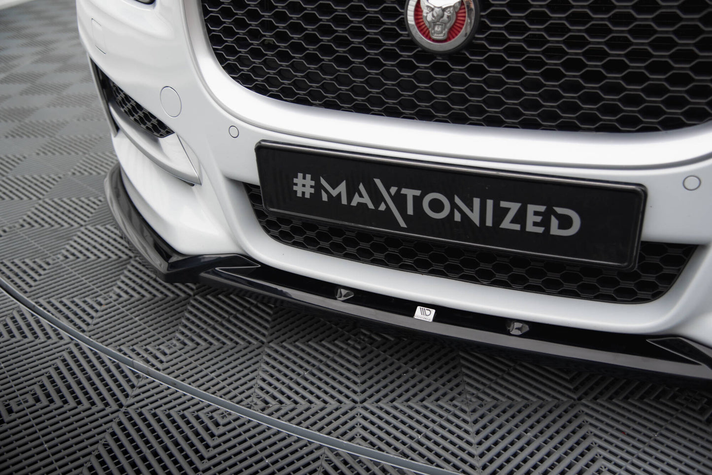 Forreste splitter V.2 Jaguar XE R-Sport X760