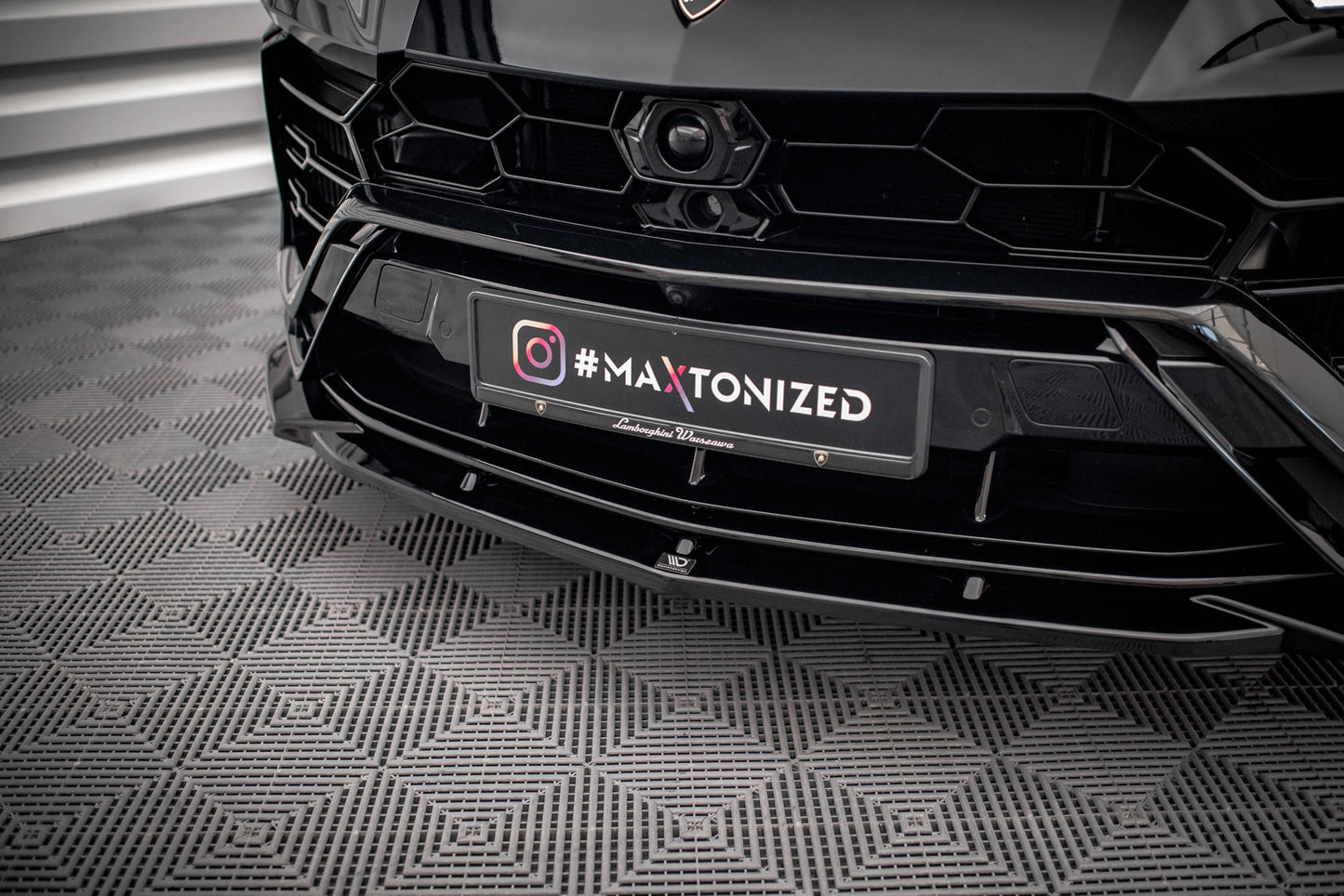 Forreste splitter V.2 Lamborghini Urus Mk1