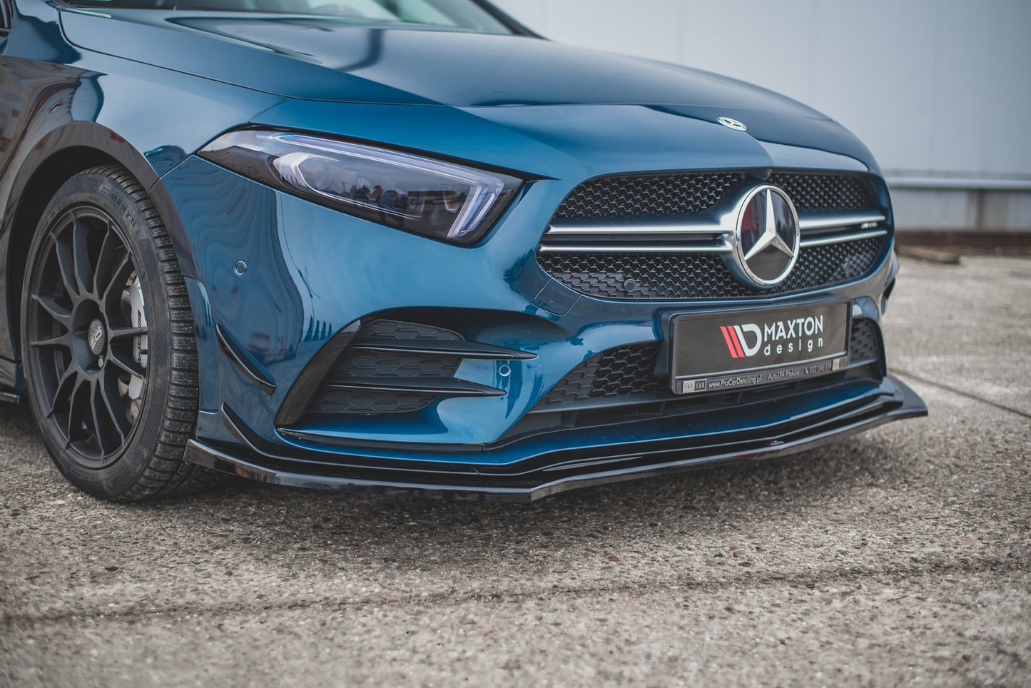 Forreste splitter V.2 Mercedes A35 AMG Aero W177