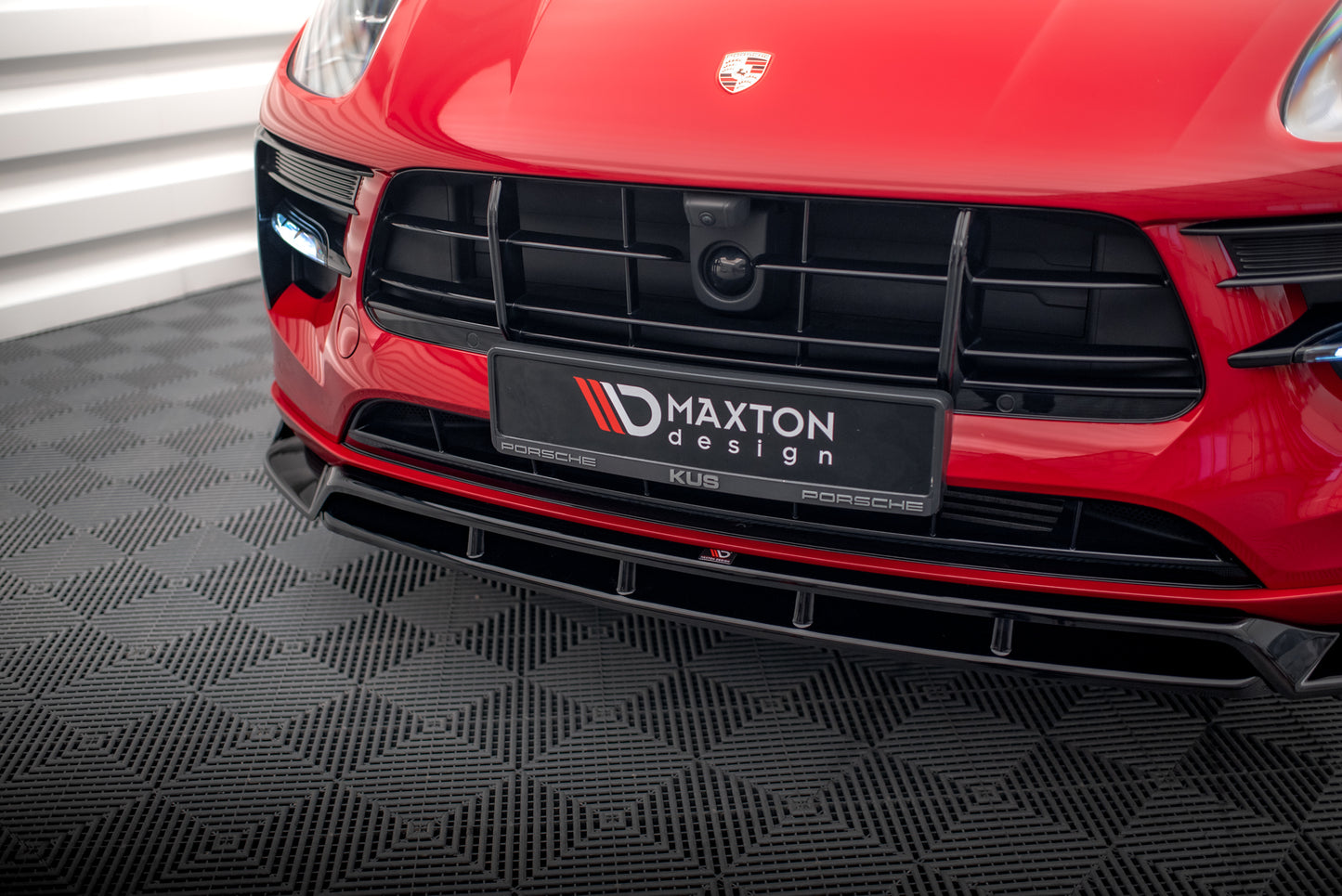 Forreste splitter V.2 Porsche Macan GTS / Sport Design Mk1 Facelift