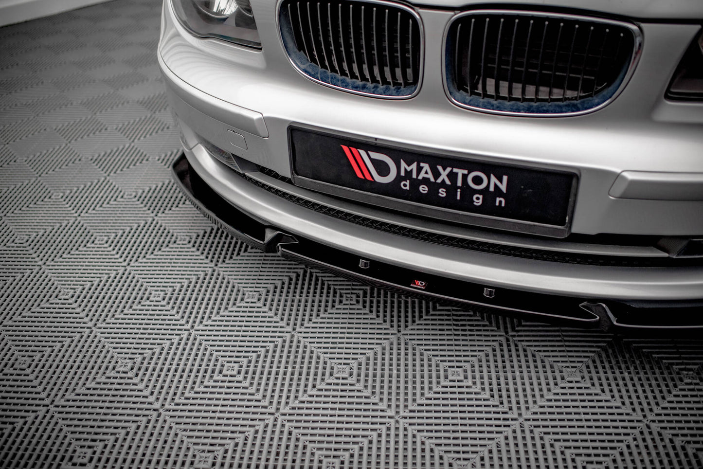 Forreste splitter V.3 BMW 1 E81 Facelift