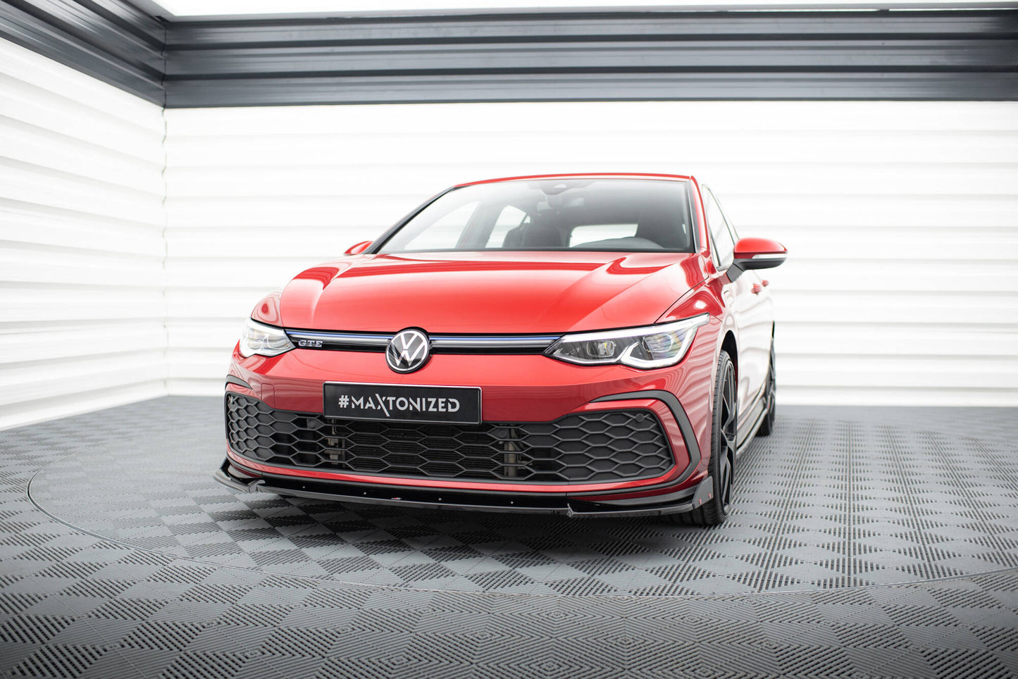 Forreste splitter V.3 + Flaps Volkswagen Golf GTI / GTE / GTD / R-Line Mk8