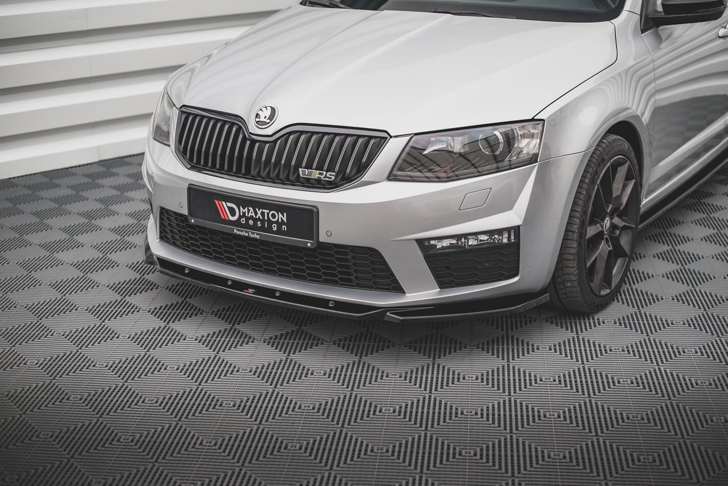 Forreste splitter V.4 Skoda Octavia RS Mk3