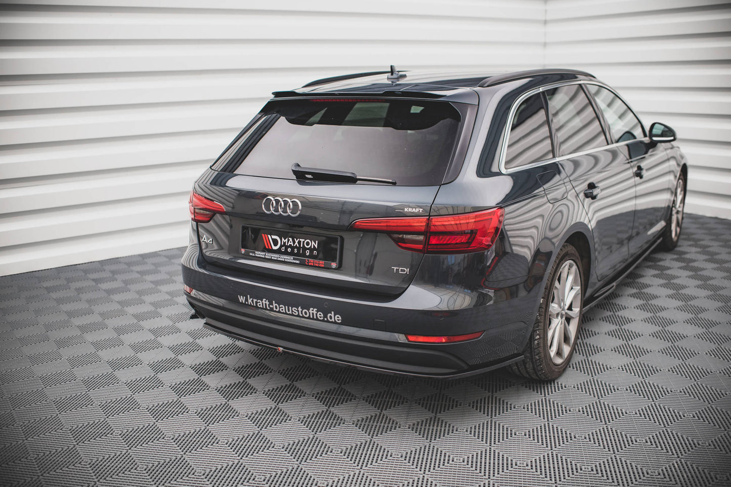 Bagerste sidesplitter Audi A4 B9