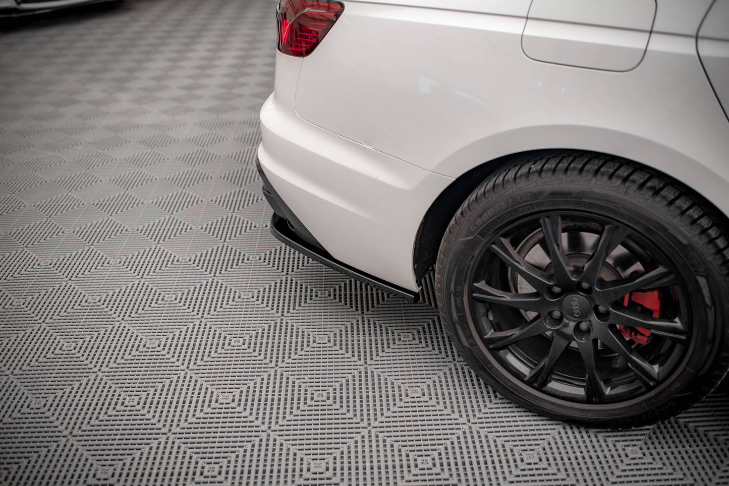 Bagerste sidesplitter Audi A4 B9 Facelift