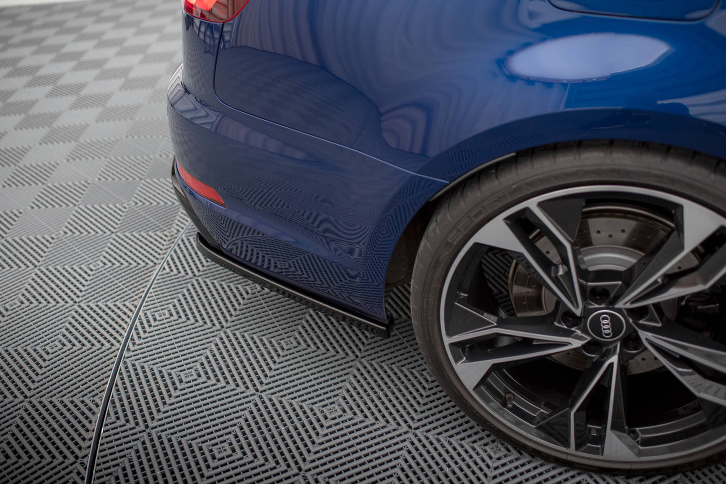 Bagerste sidesplitter Audi A4 Competition B9