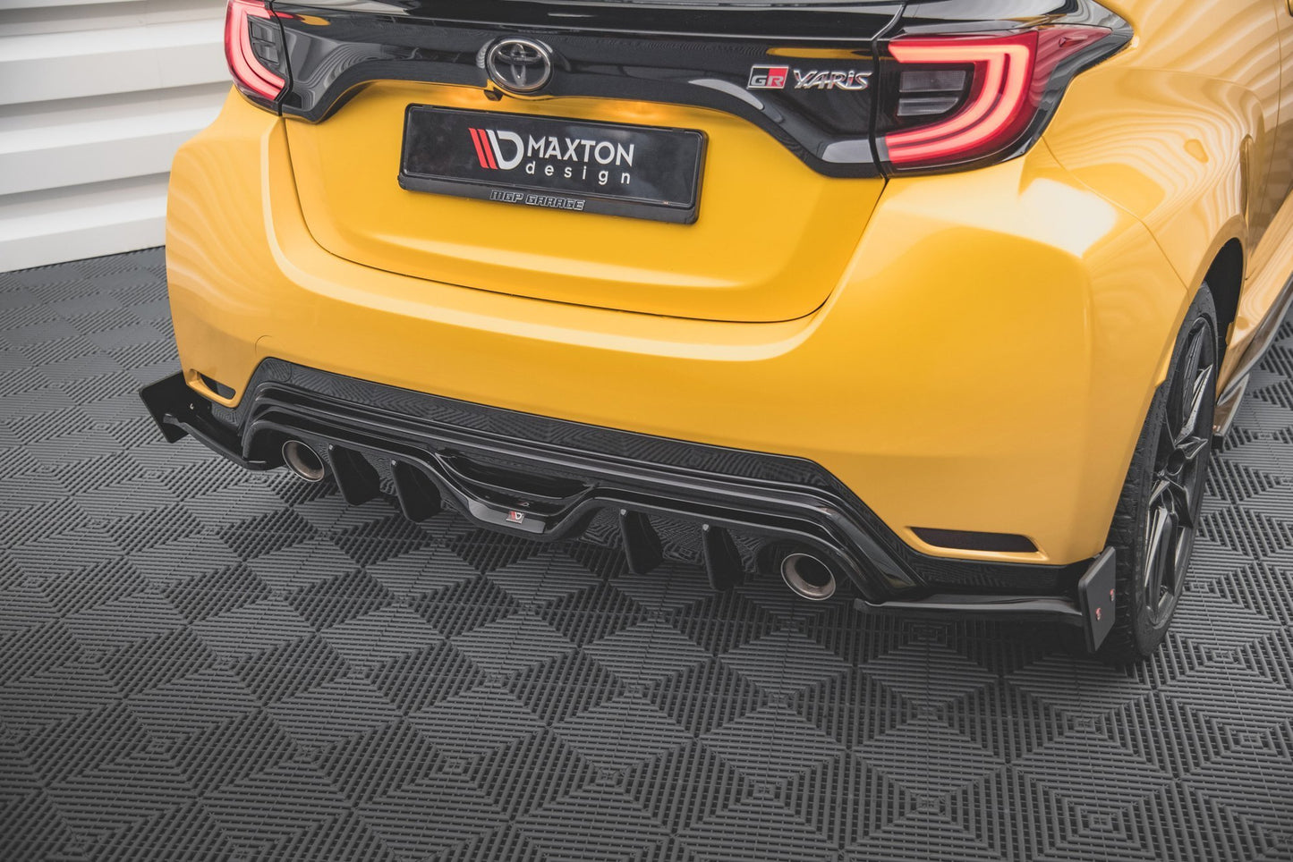 Bagerste sidesplitter + Flaps V.4 Toyota GR Yaris Mk4