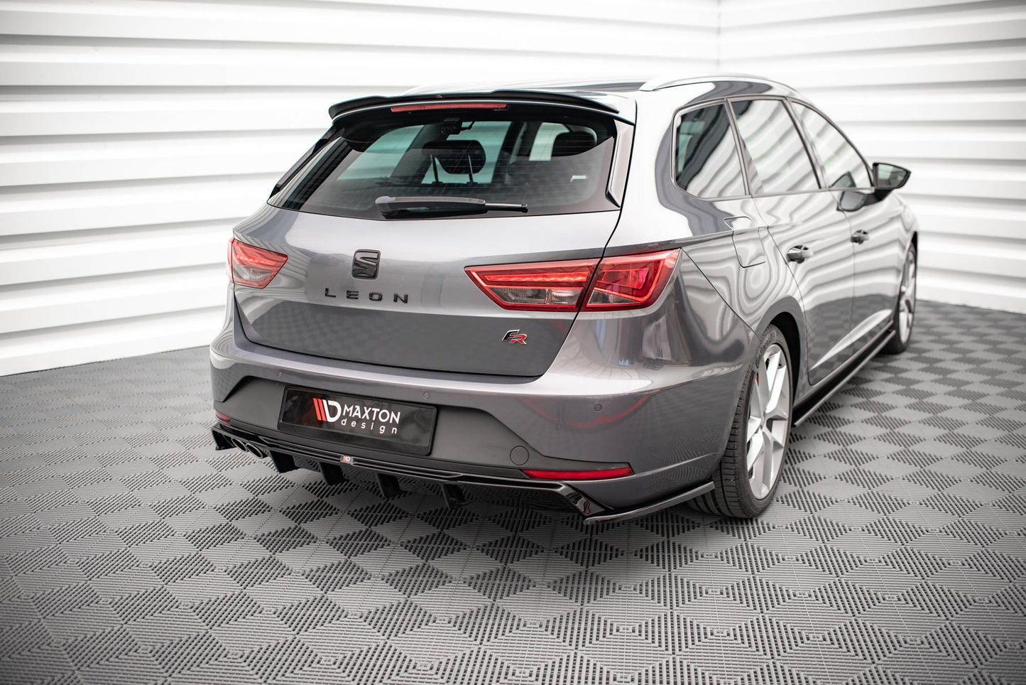 Bagerste sidesplitter V.2 Seat Leon FR Sportstourer Mk3