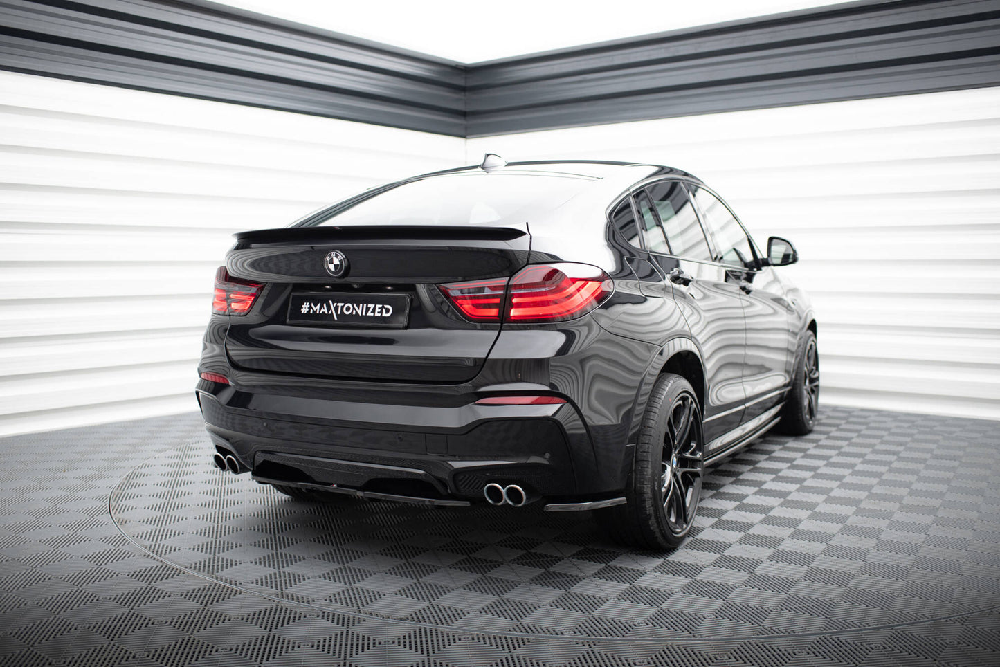 Bagerste splitter til BMW X4 M-PACK (Med en vertikal bar)