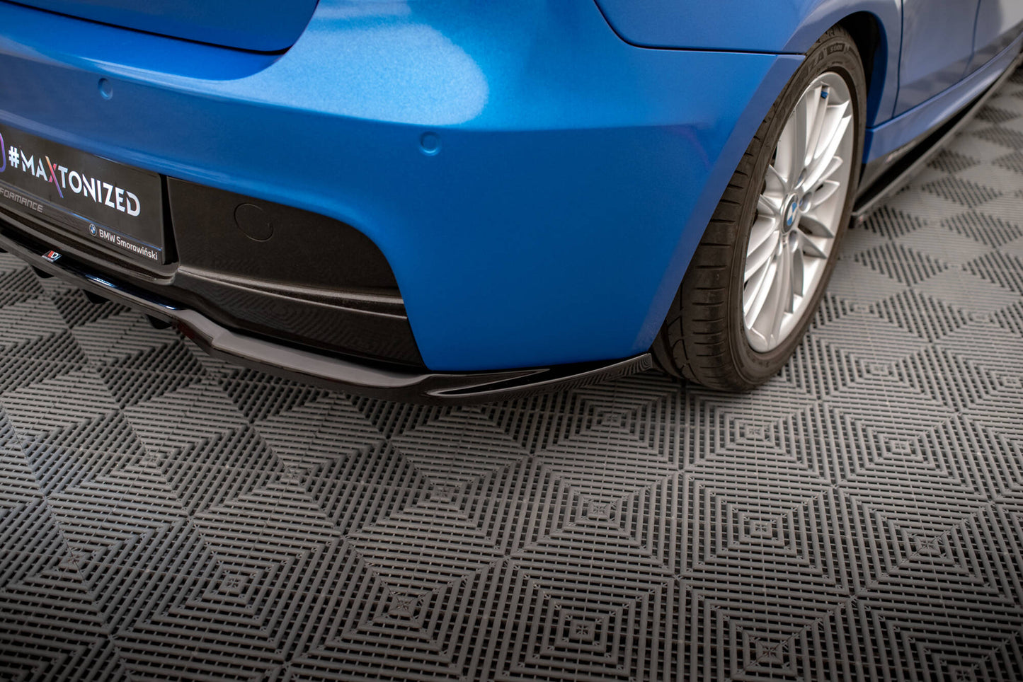 Bagerste splitter (med vertikale bars) BMW 1 M-Pack E87 Facelift