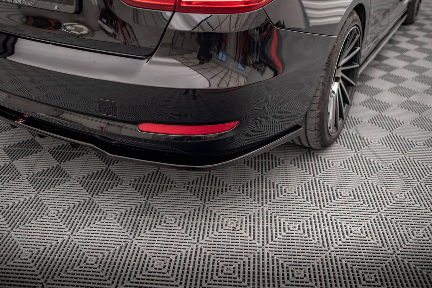 Bagerste splitter (med vertikale bars) BMW 3 GT F34