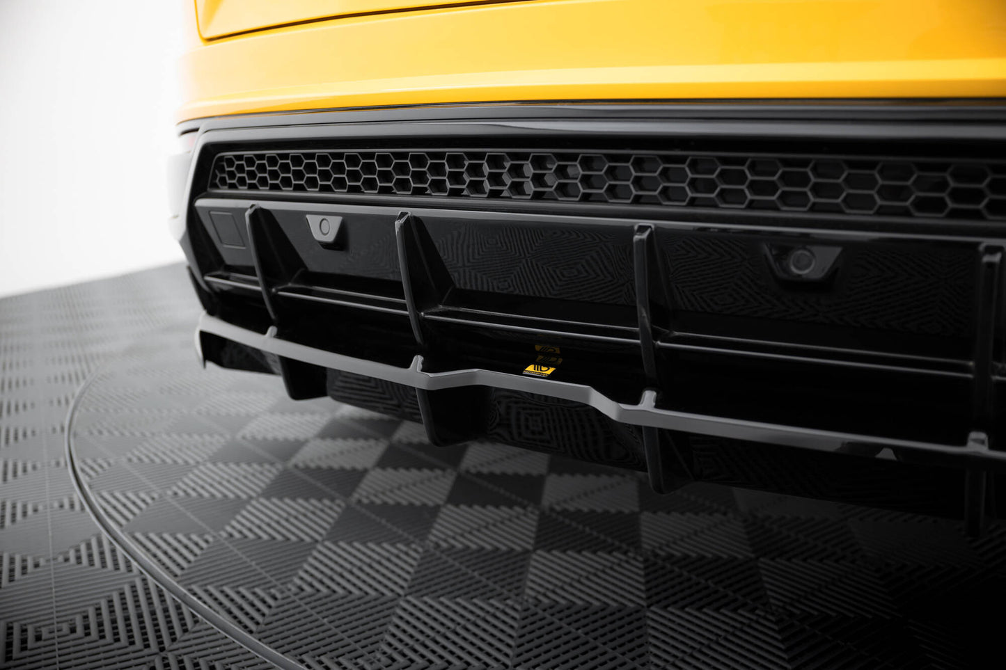 Bagerste splitter (med vertikale bars) Lamborghini Urus Mk1