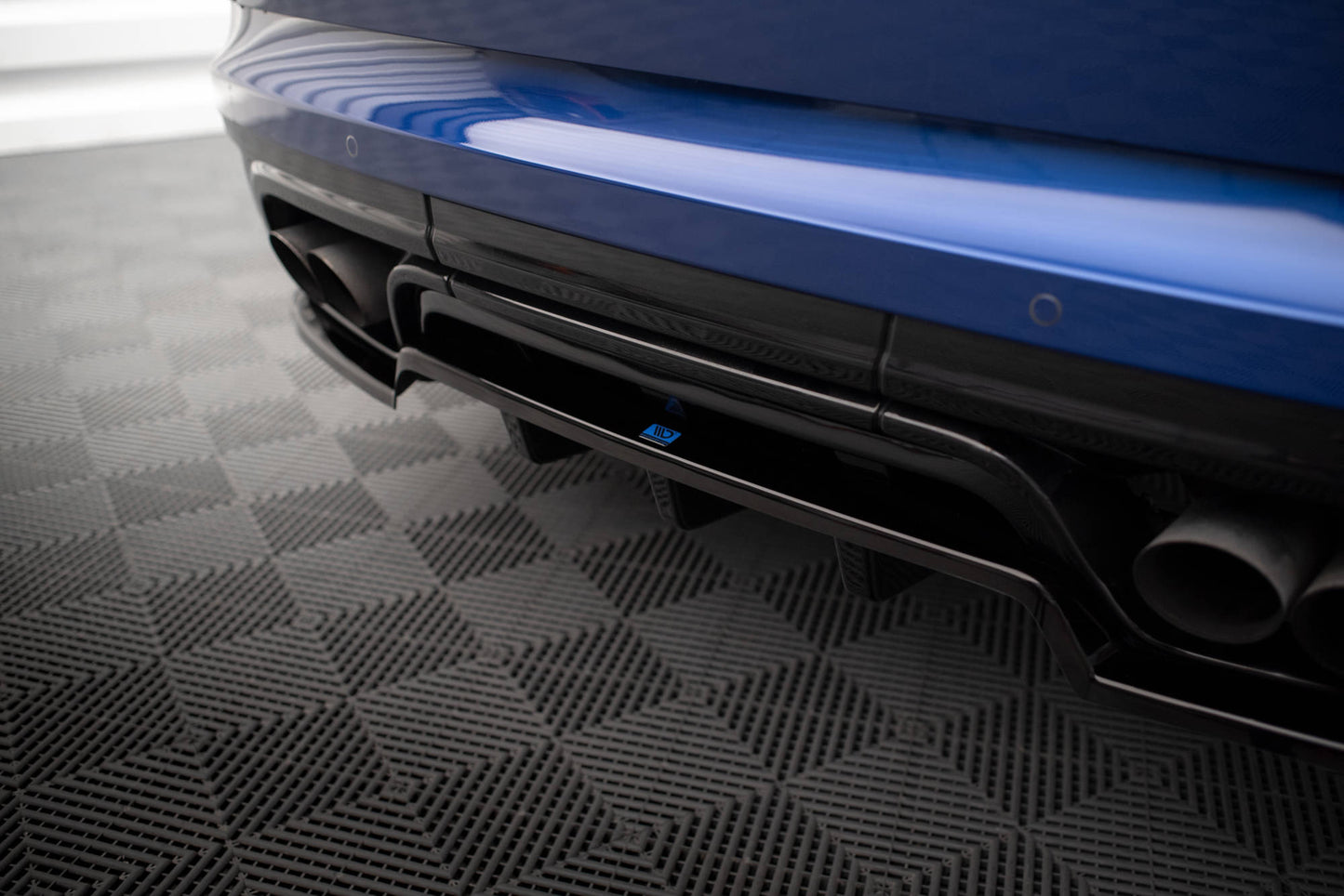Bagerste splitter (med vertikale bars) Land Rover Range Rover Sport SVR Mk2