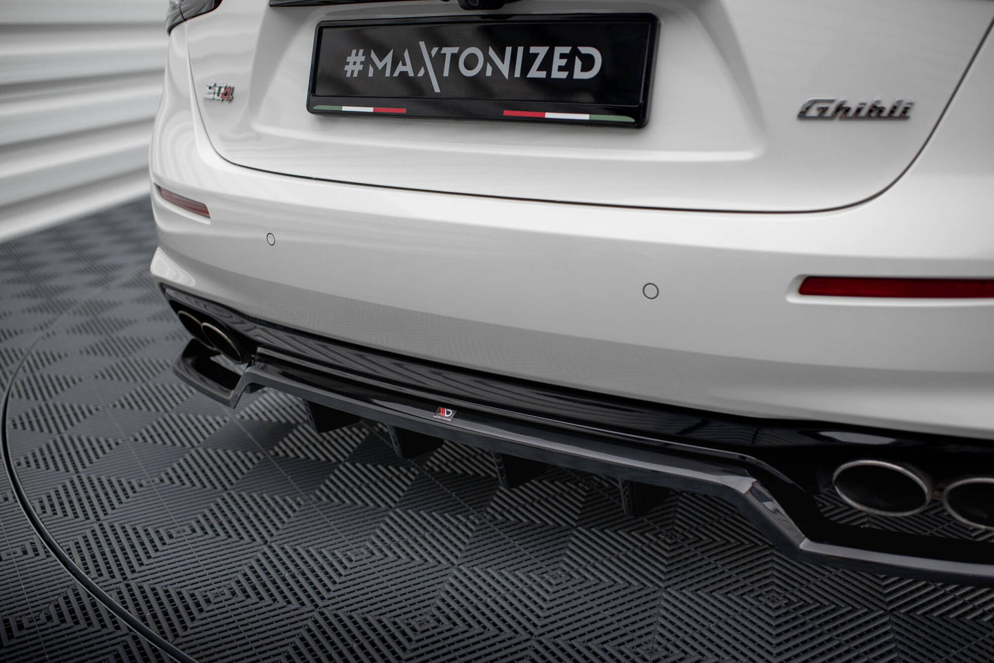 Bagerste splitter (med vertikale bars) Maserati Ghibli Mk3 Facelift