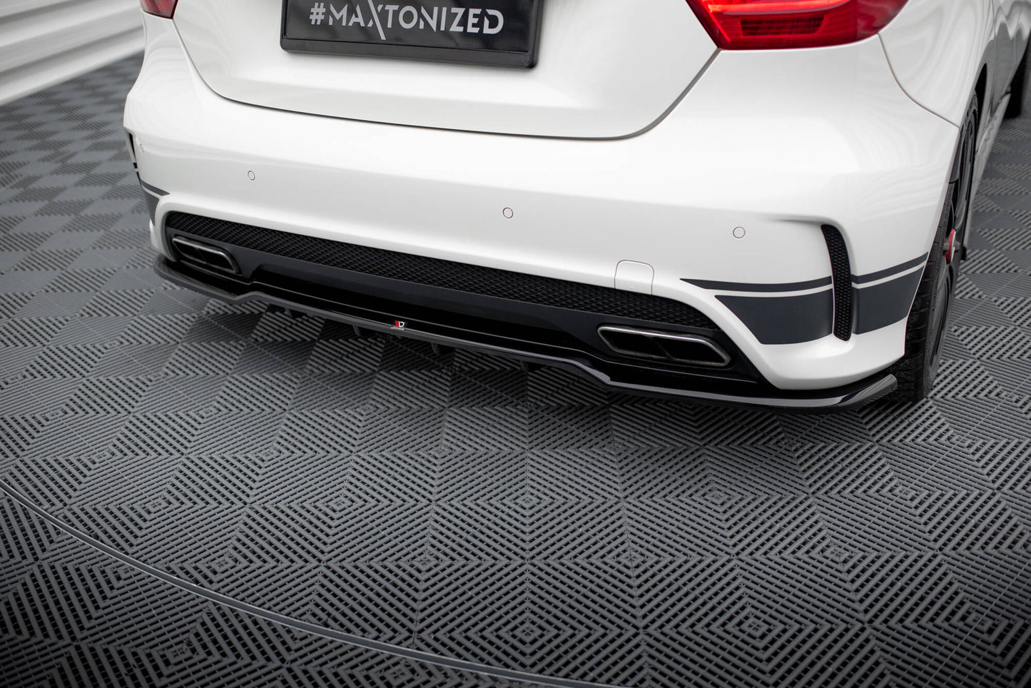 Bagerste splitter (med vertikale bars) Mercedes-Benz A45 AMG W176