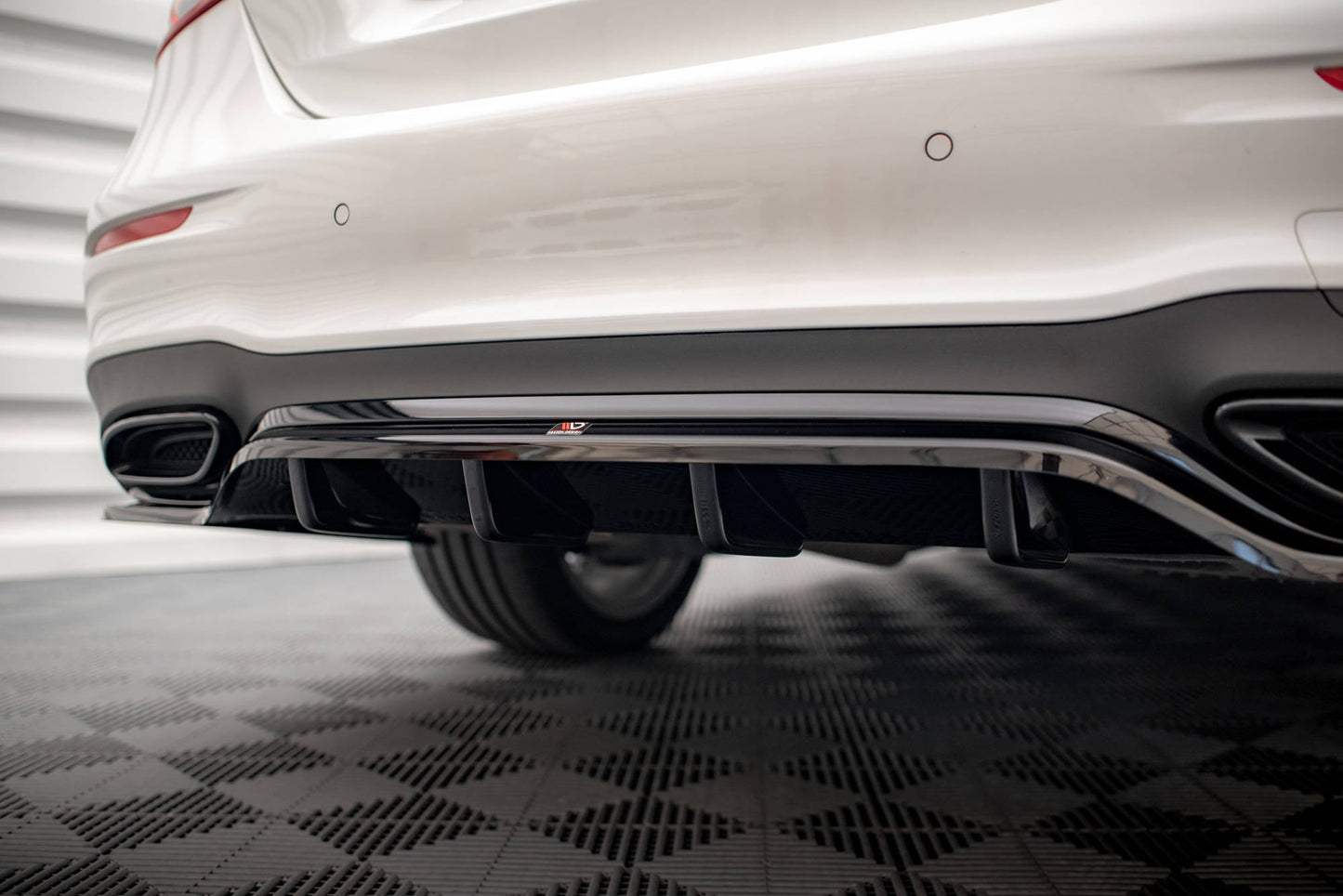 Bagerste splitter (med vertikale bars) Mercedes-Benz E AMG-Line Sedan W213 Facelift