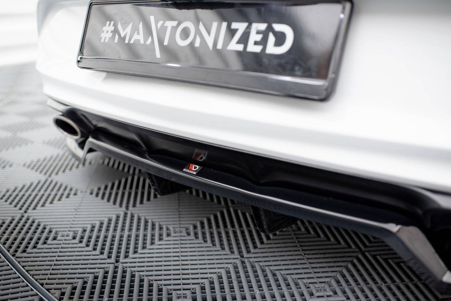 Bagerste splitter (med vertikale bars) Opel Cascada