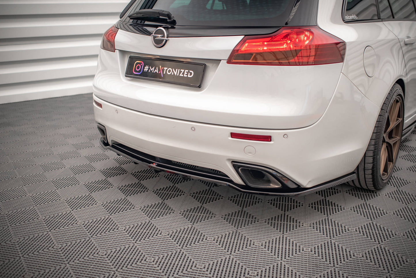 Bagerste splitter (med vertikale bars) Opel Insignia OPC Mk1