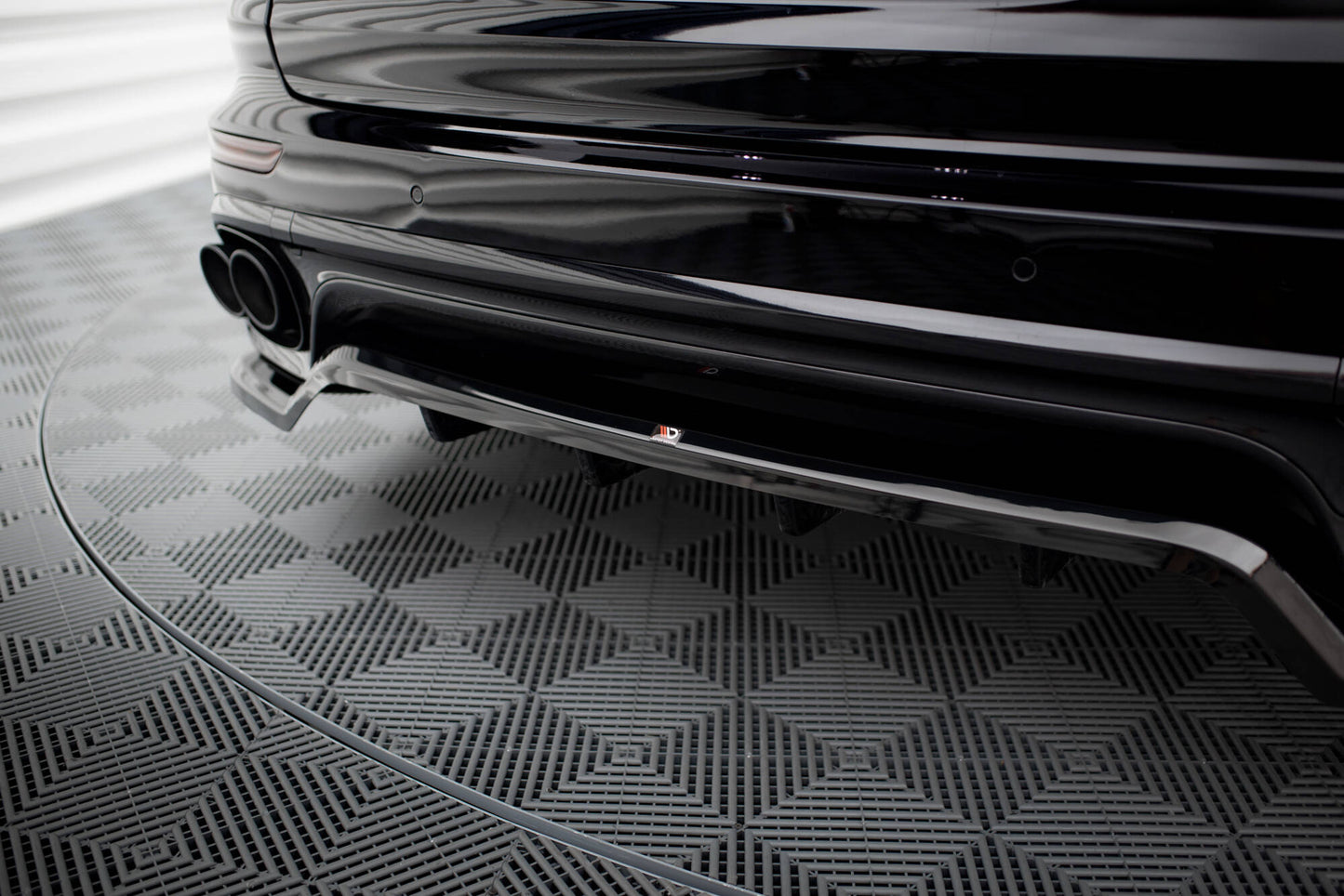 Bagerste splitter (med vertikale bars) Porsche Cayenne Mk2 Facelift