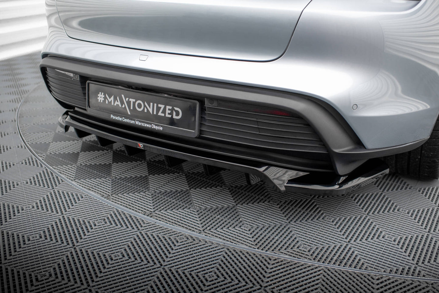 Bagerste splitter (med vertikale bars) Porsche Taycan / Taycan 4 / Taycan 4S / Taycan GTS Mk1