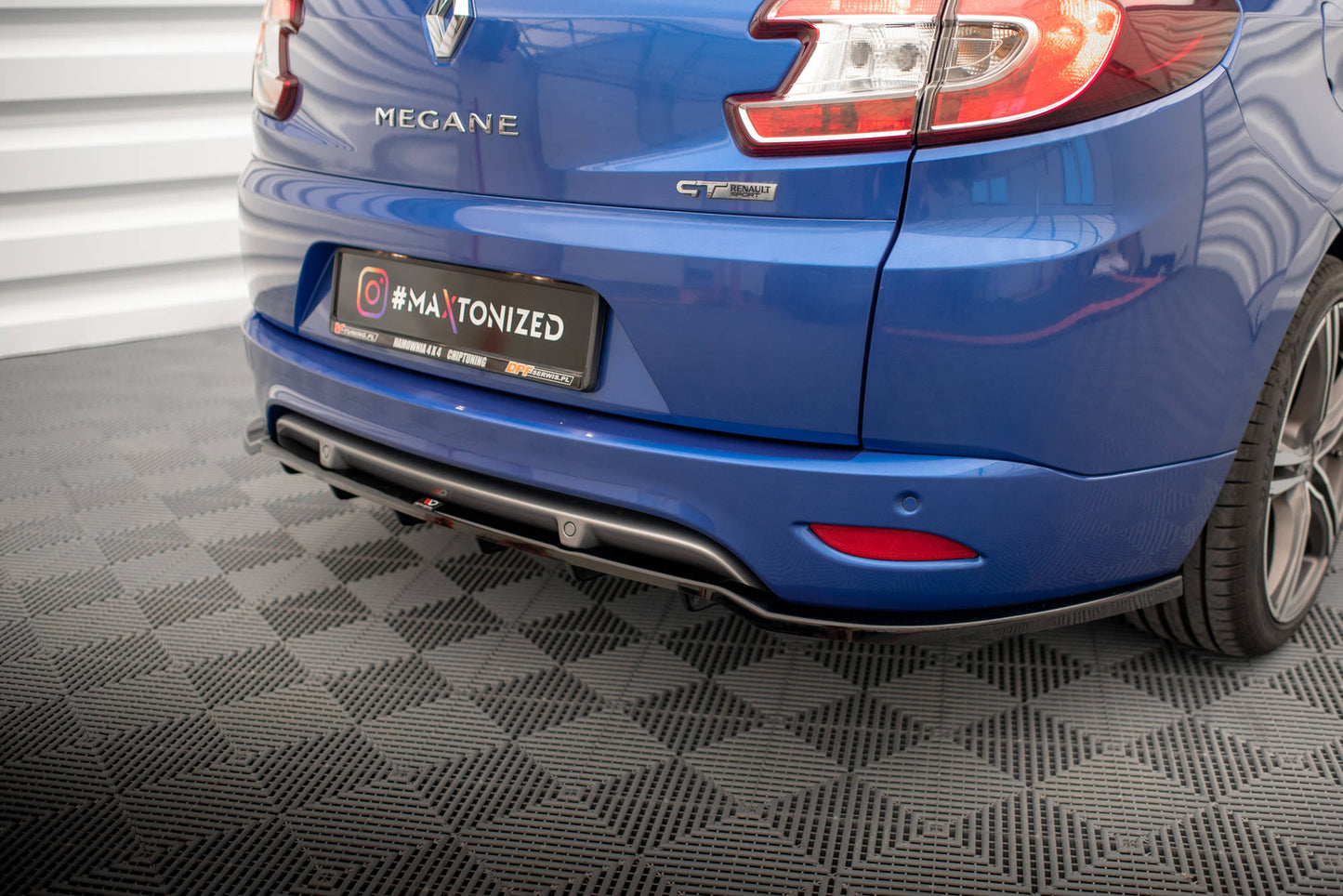 Bagerste splitter (med vertikale bars) Renault Megane GT Line Grandtour Mk3 Facelift