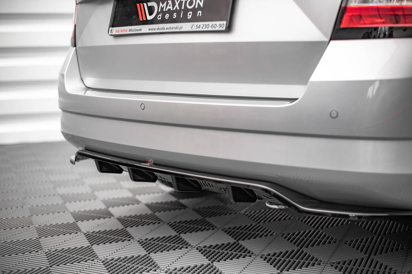 Bagerste splitter (med vertikale bars) Skoda Fabia Combi Mk3