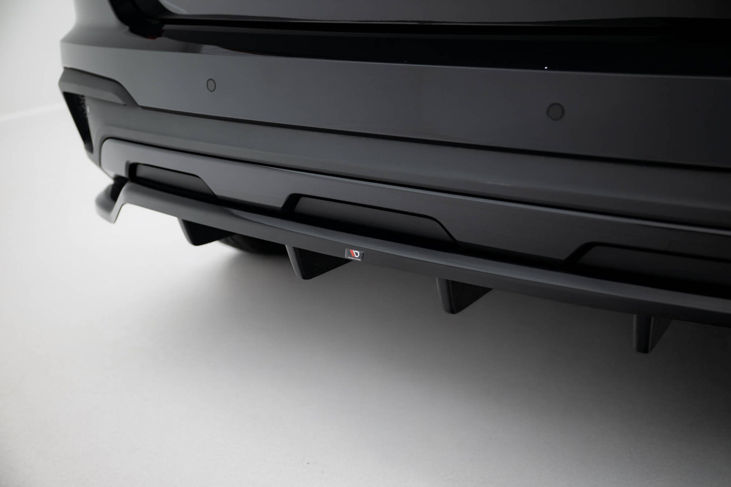 Bagerste splitter (med vertikale bars) Skoda Kamiq Monte Carlo Mk1 Facelift