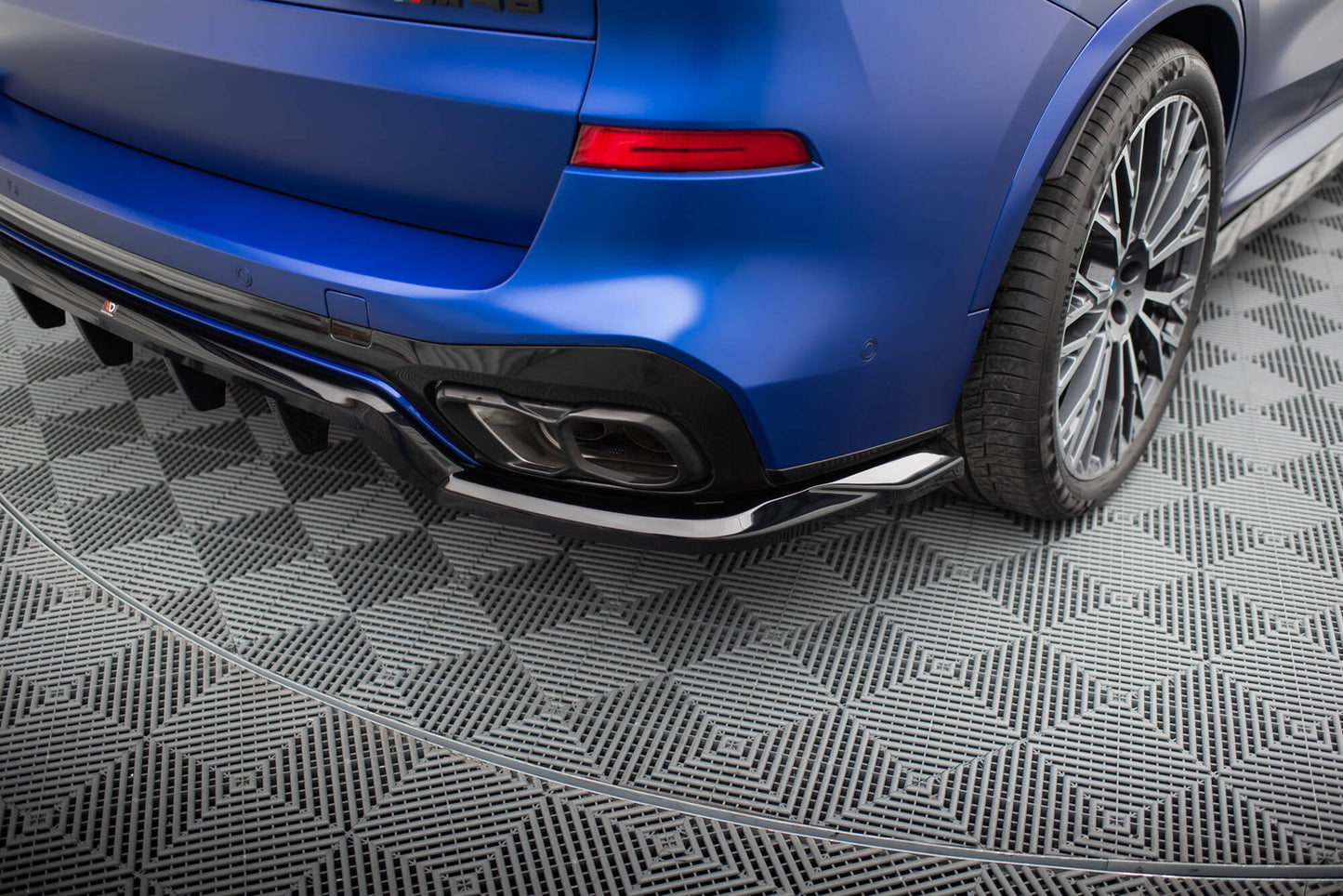 Bagerste splitter (med vertikale bars) V.1 BMW X5 M-Pack G05 Facelift