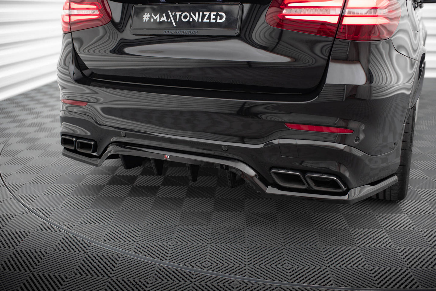 Bagerste splitter (med vertikale bars) V.1 Mercedes-AMG GLC 63 SUV X253