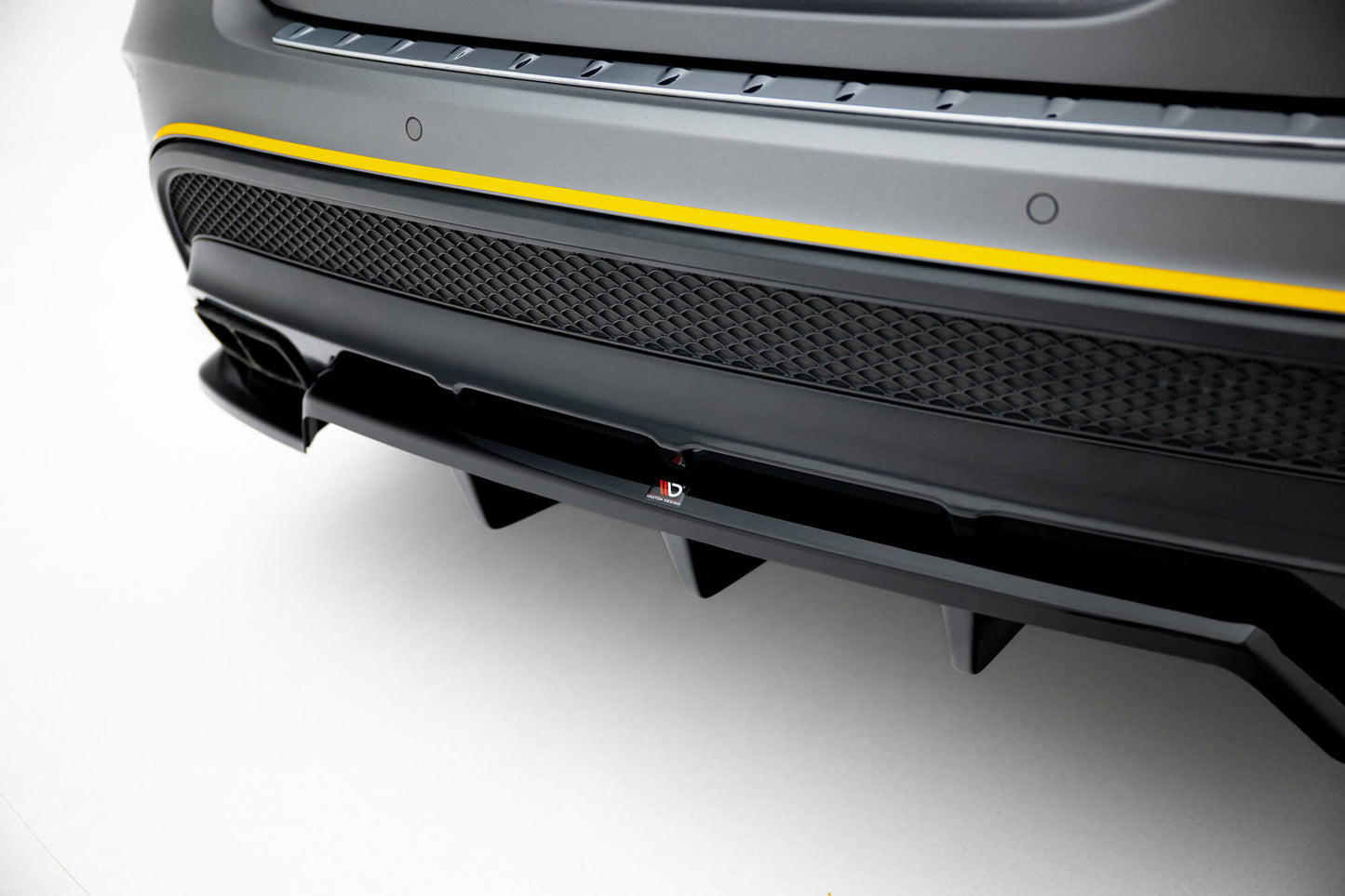 Bagerste splitter (med vertikale bars) V.2 Mercedes-Benz GLA 45 AMG X156