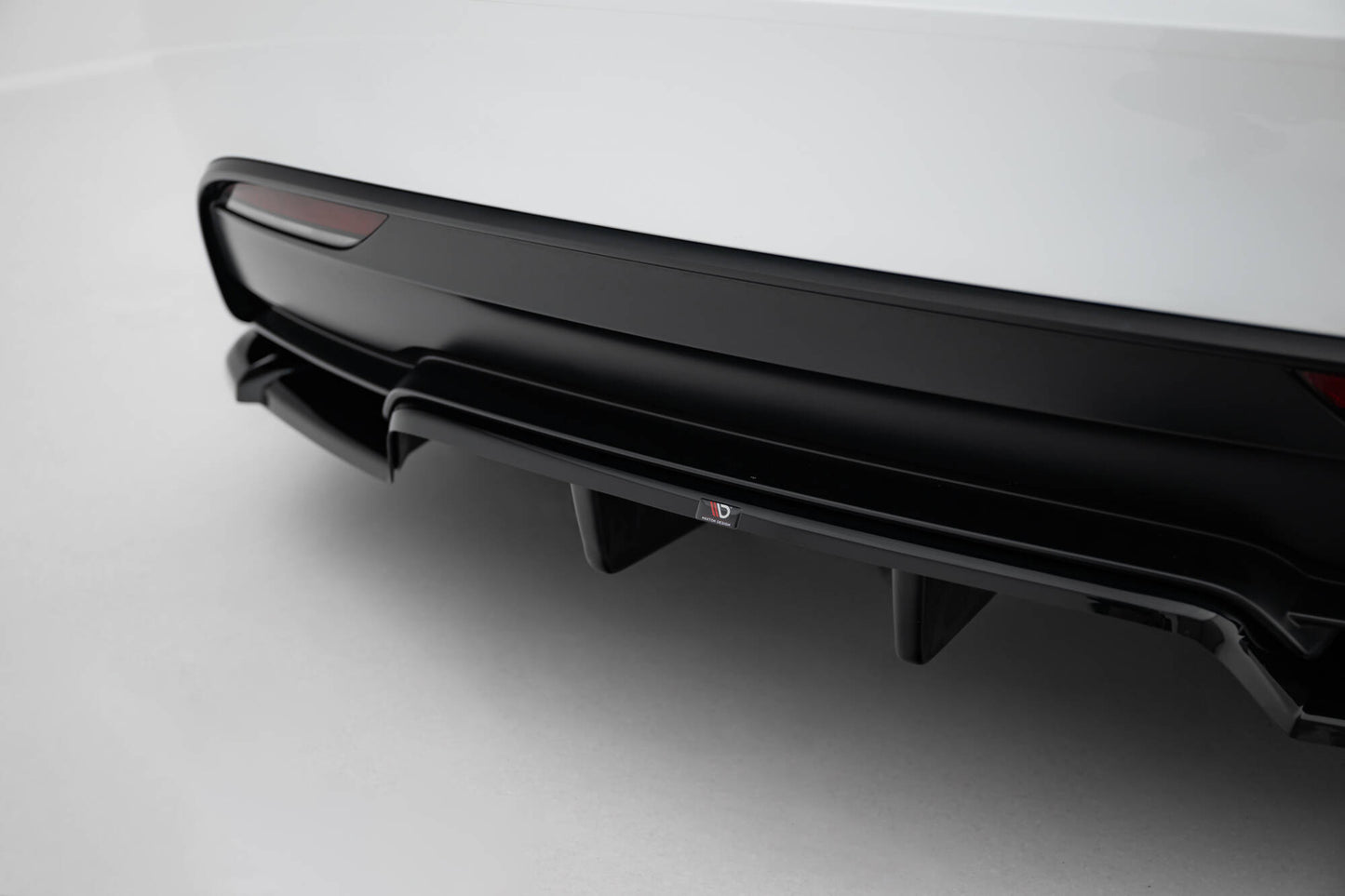 Bagerste splitter (med vertikale bars) V.2 Tesla Model 3 Performance Mk1 Facelift
