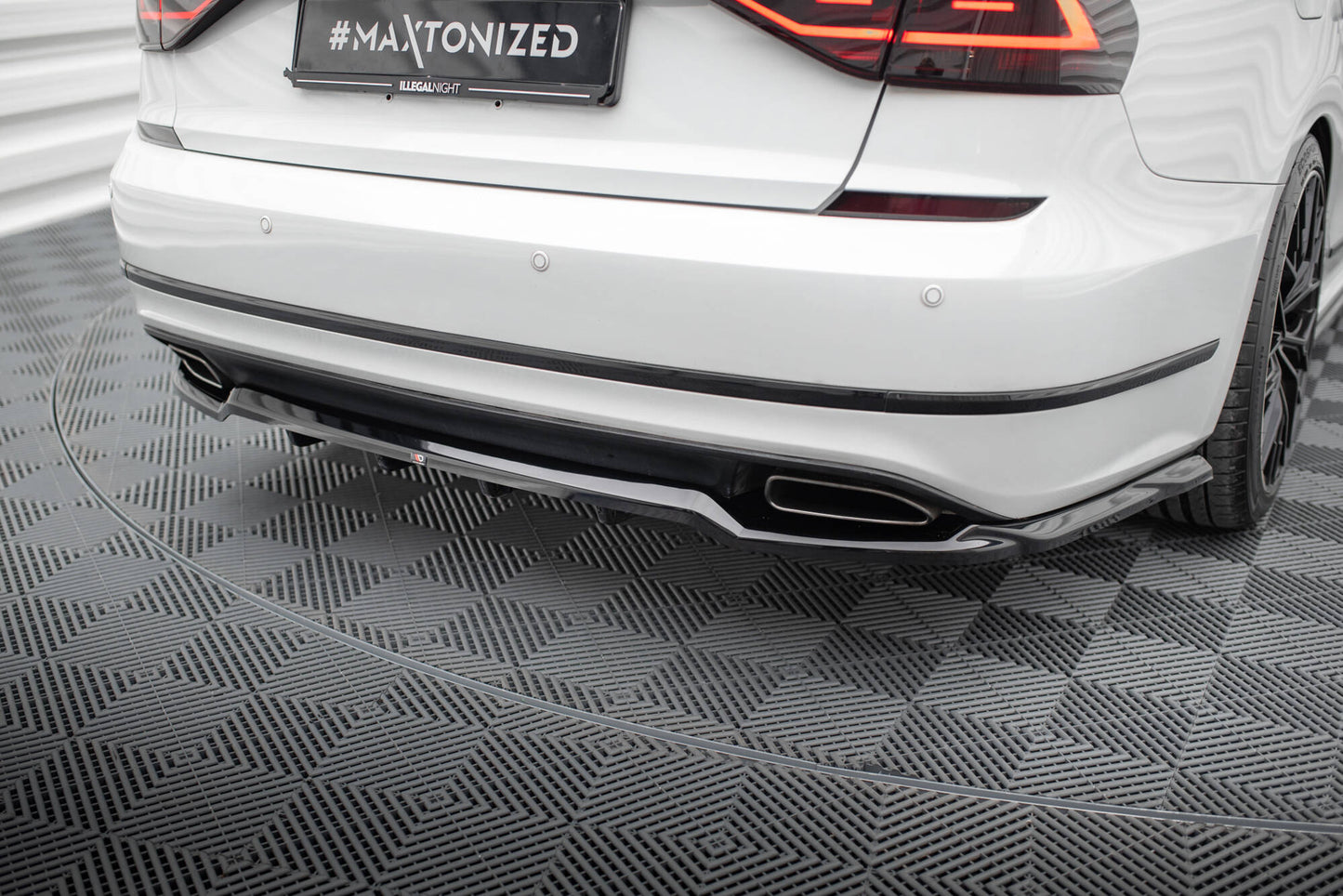 Bagerste splitter (med vertikale bars) Volkswagen Passat GT B8 Facelift USA